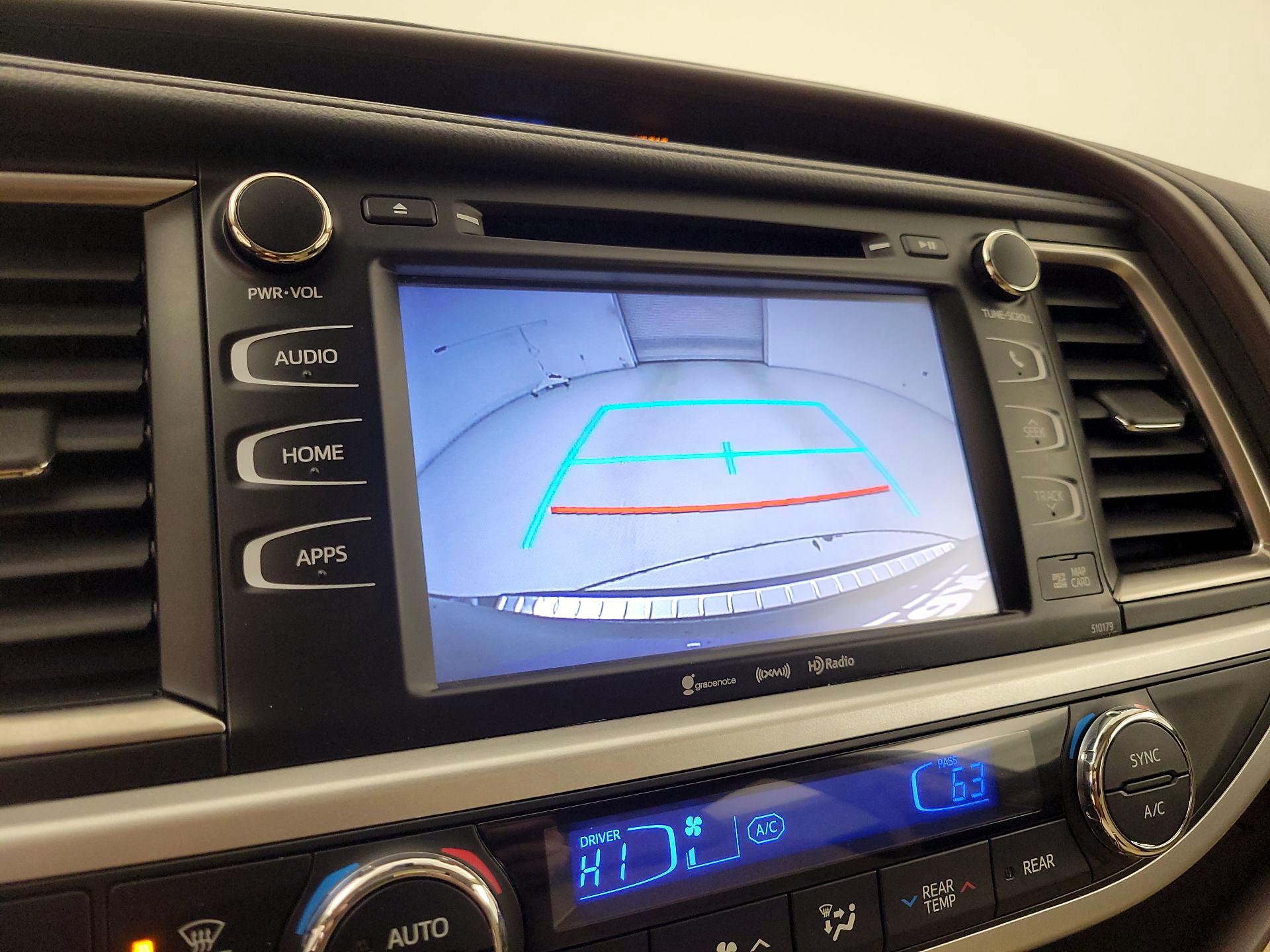 Thumbnail: 2018 Toyota Highlander - 14