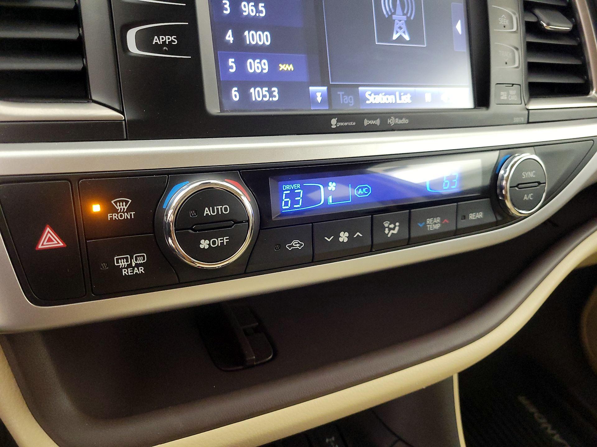 Thumbnail: 2018 Toyota Highlander - 16