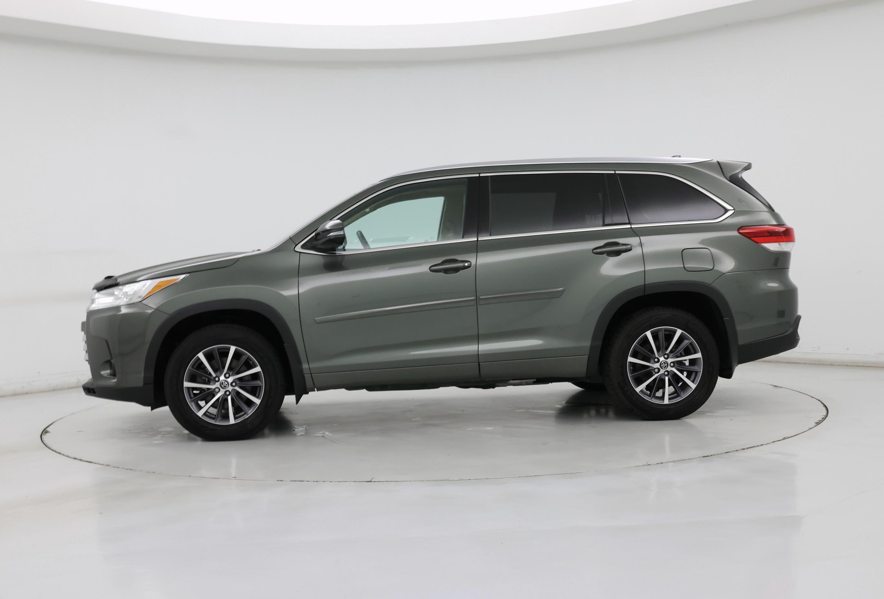 Thumbnail: 2018 Toyota Highlander - 3