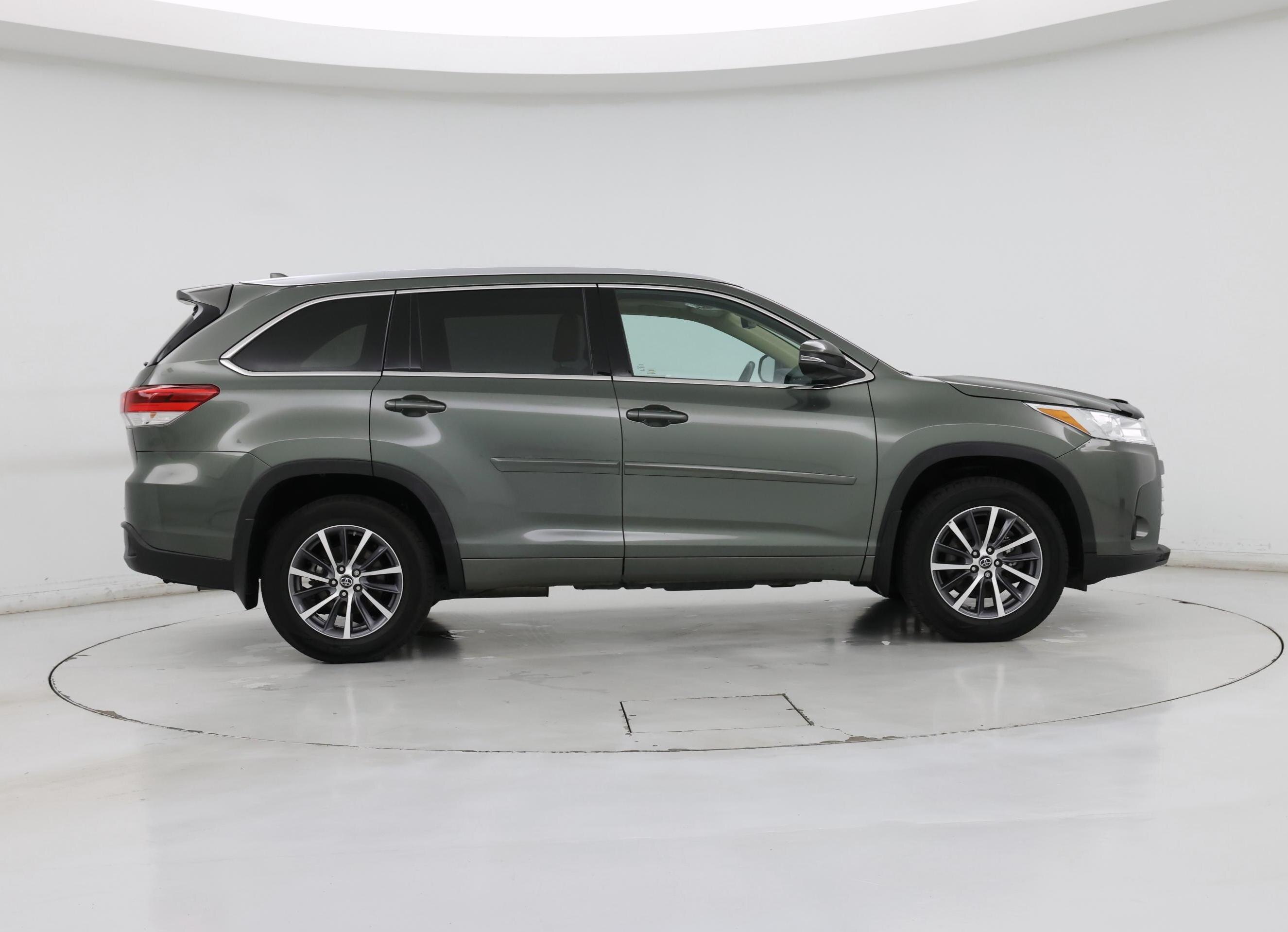 Thumbnail: 2018 Toyota Highlander - 7