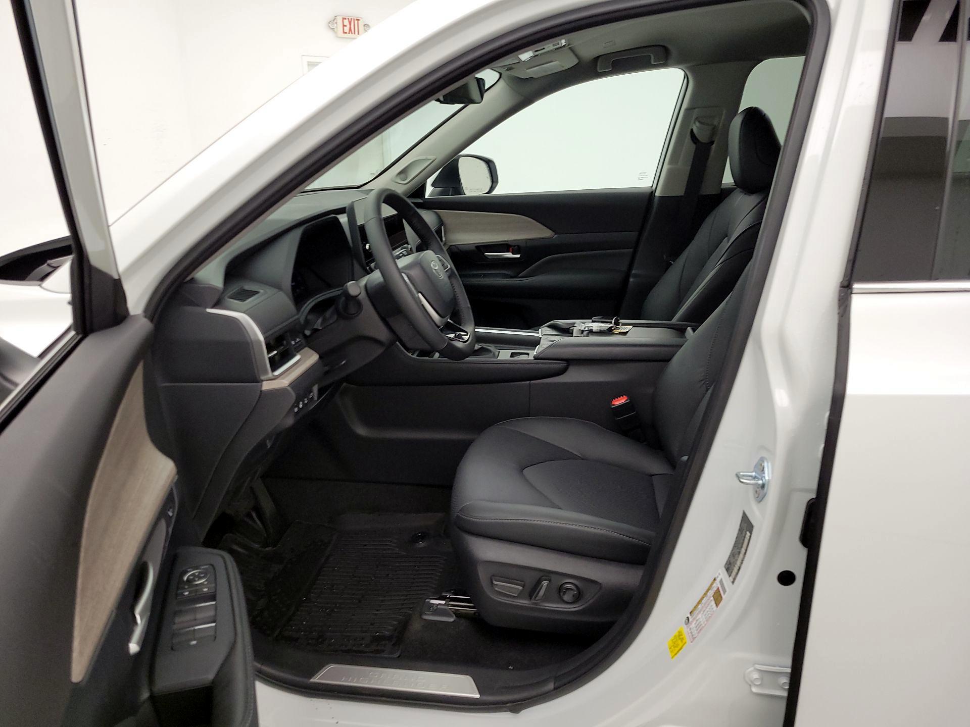 Thumbnail: 2026 Toyota Highlander - 11