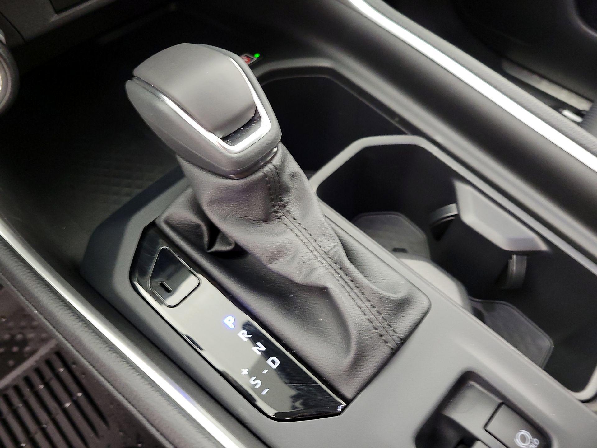 Thumbnail: 2026 Toyota Highlander - 17