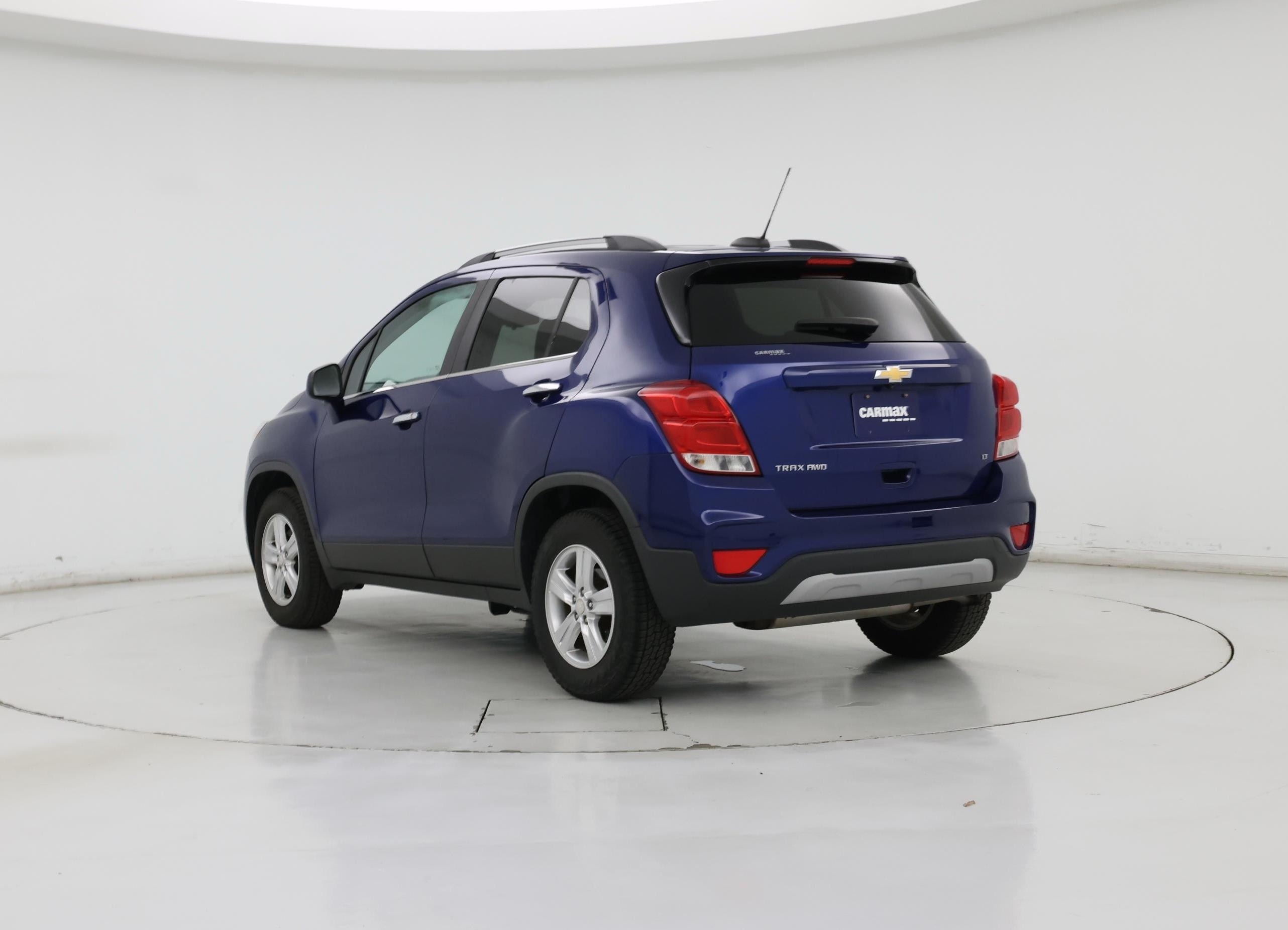 Thumbnail: 2017 Chevrolet Trax - 2