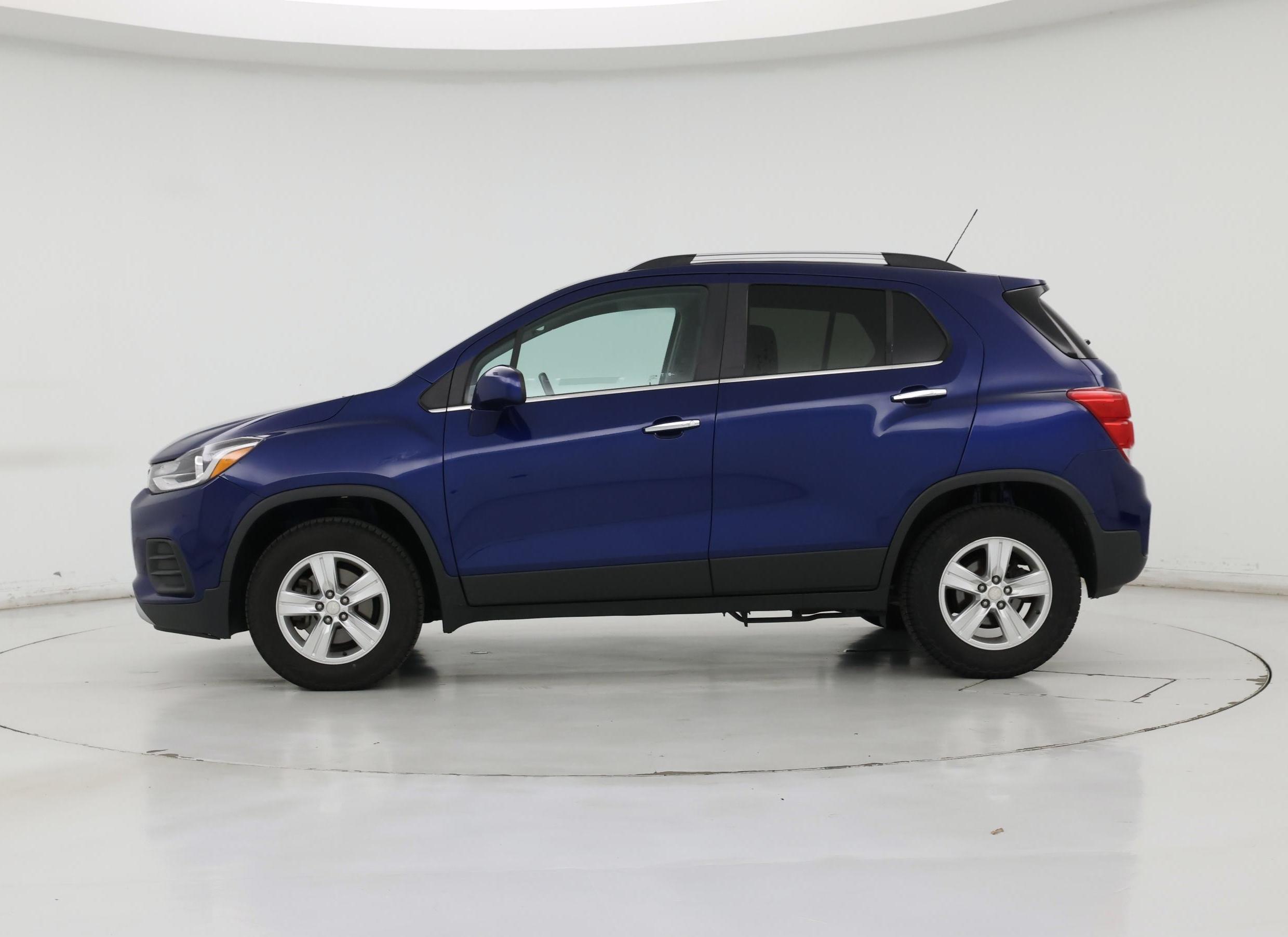 Thumbnail: 2017 Chevrolet Trax - 3