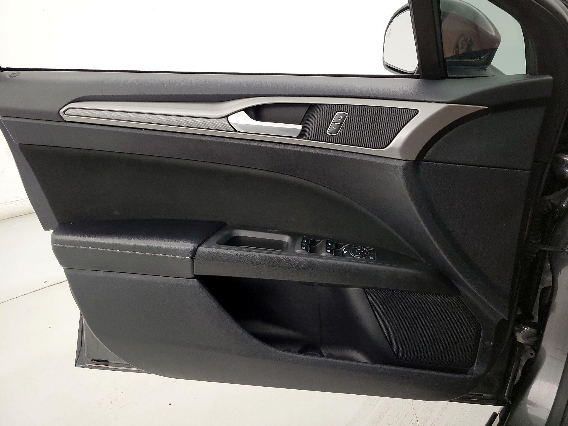 Thumbnail: 2019 Ford Fusion - 12