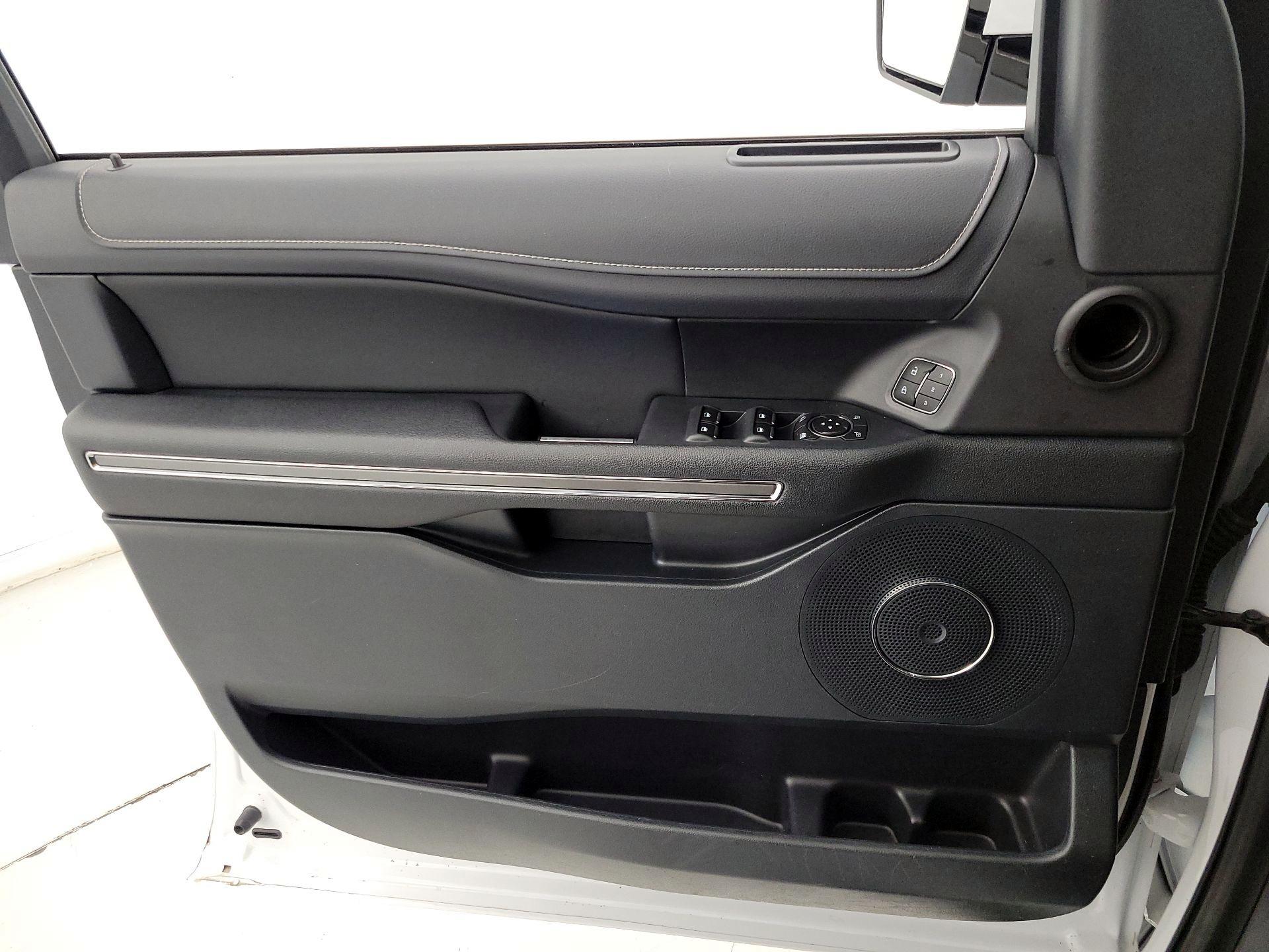Thumbnail: 2022 Ford Expedition - 12