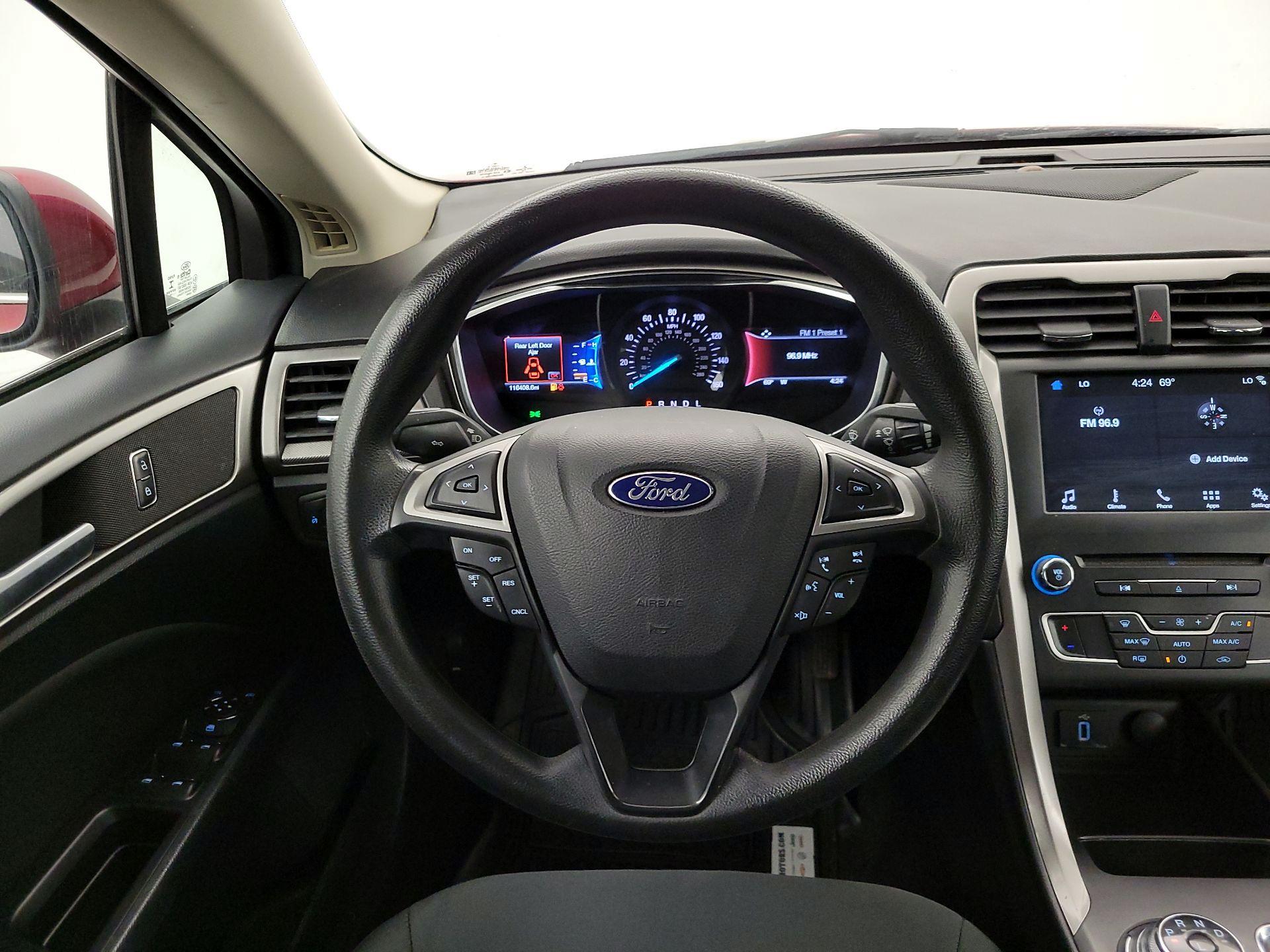 Thumbnail: 2017 Ford Fusion - 9