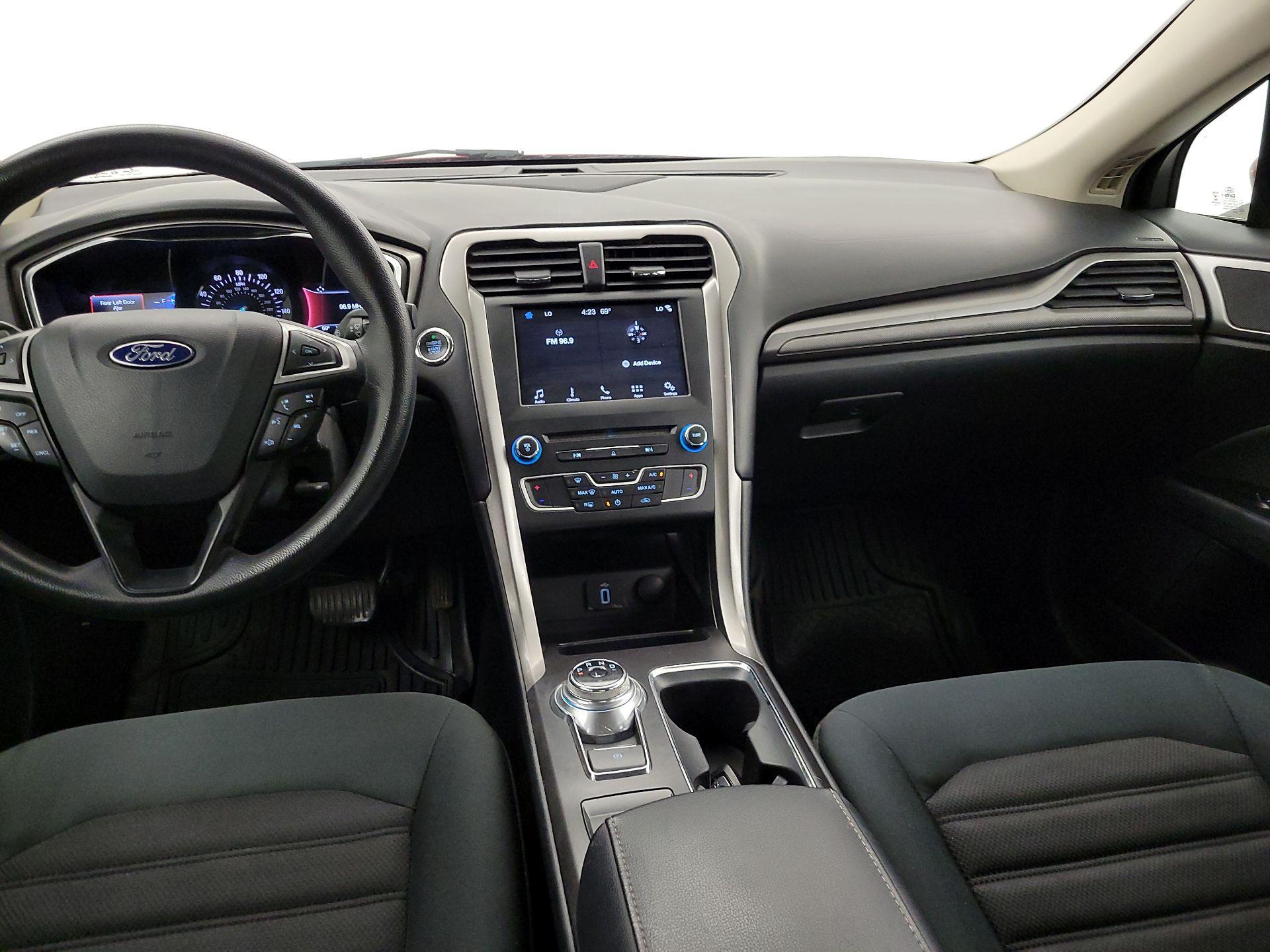 Thumbnail: 2017 Ford Fusion - 11
