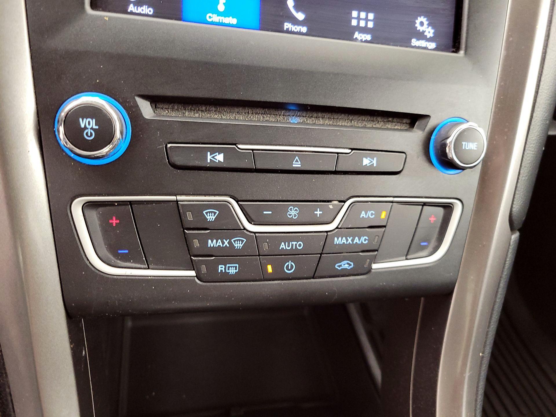 Thumbnail: 2017 Ford Fusion - 16