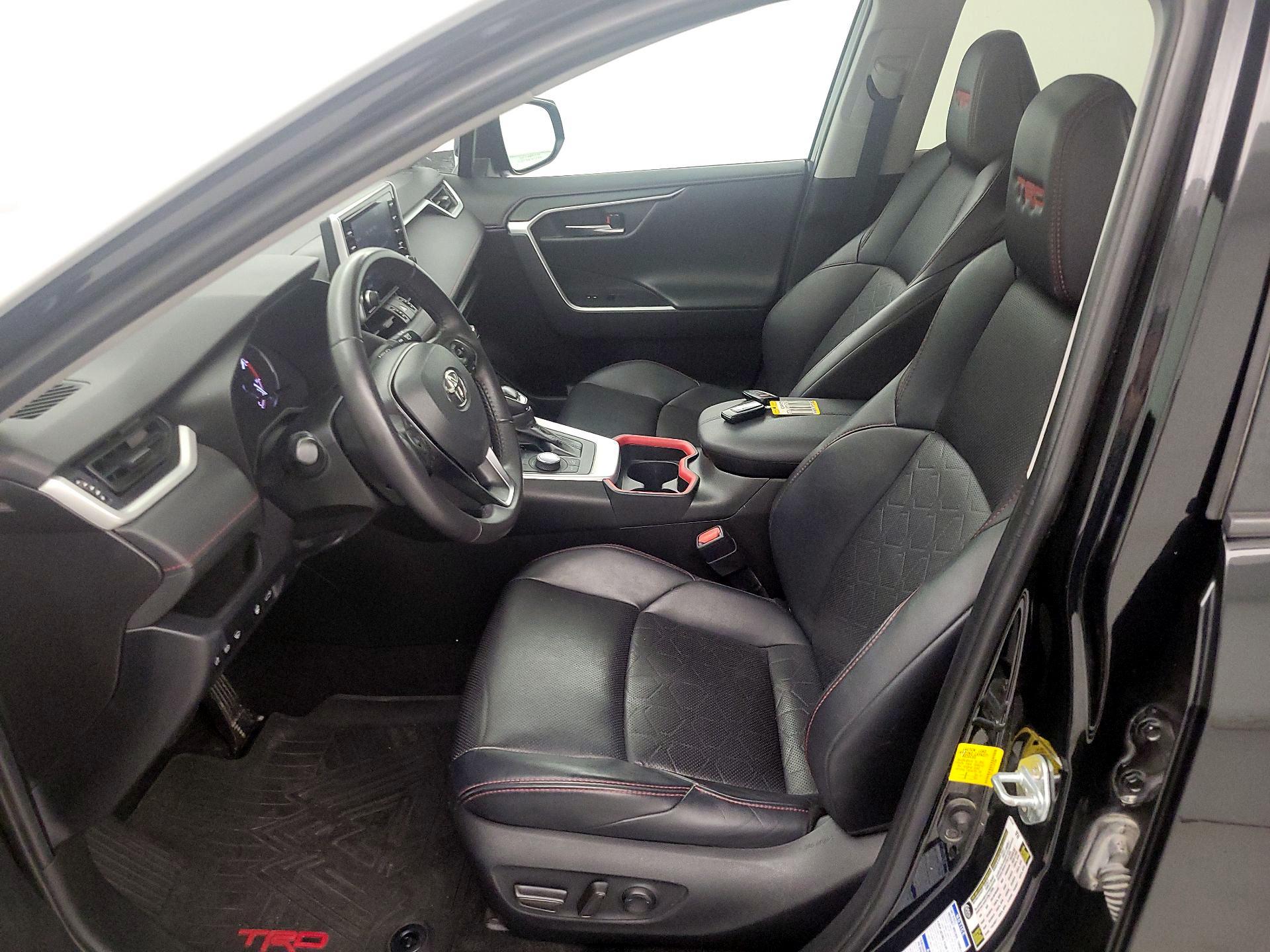 Thumbnail: 2020 Toyota RAV4 - 11