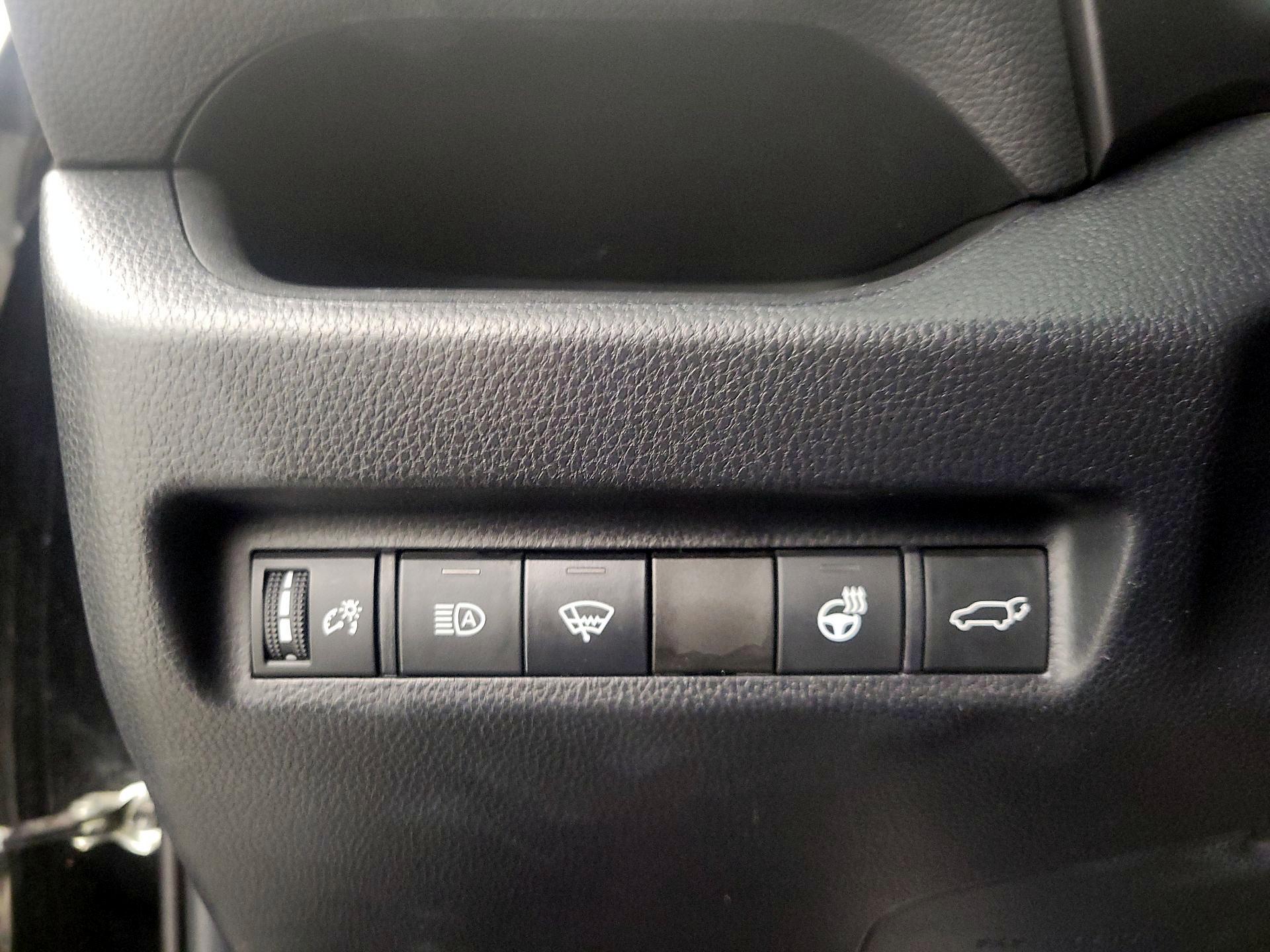 Thumbnail: 2020 Toyota RAV4 - 13