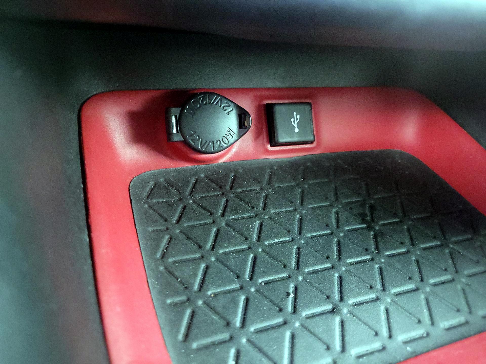 Thumbnail: 2020 Toyota RAV4 - 18