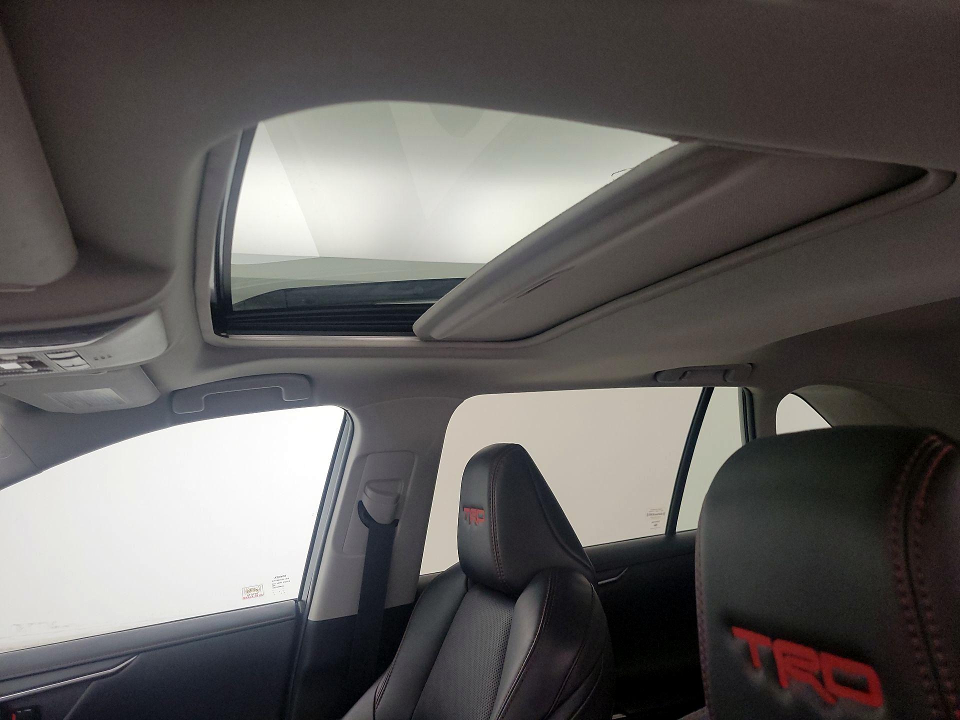 Thumbnail: 2020 Toyota RAV4 - 19