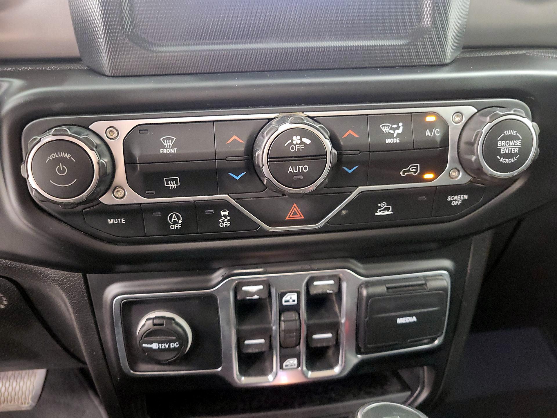 Thumbnail: 2020 Jeep Gladiator - 16