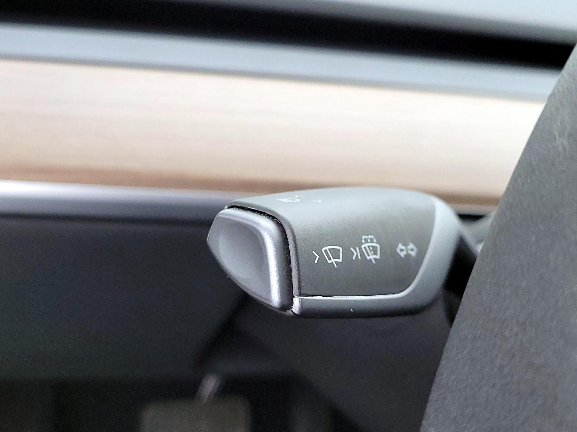 Thumbnail: 2023 Tesla Model 3 - 13