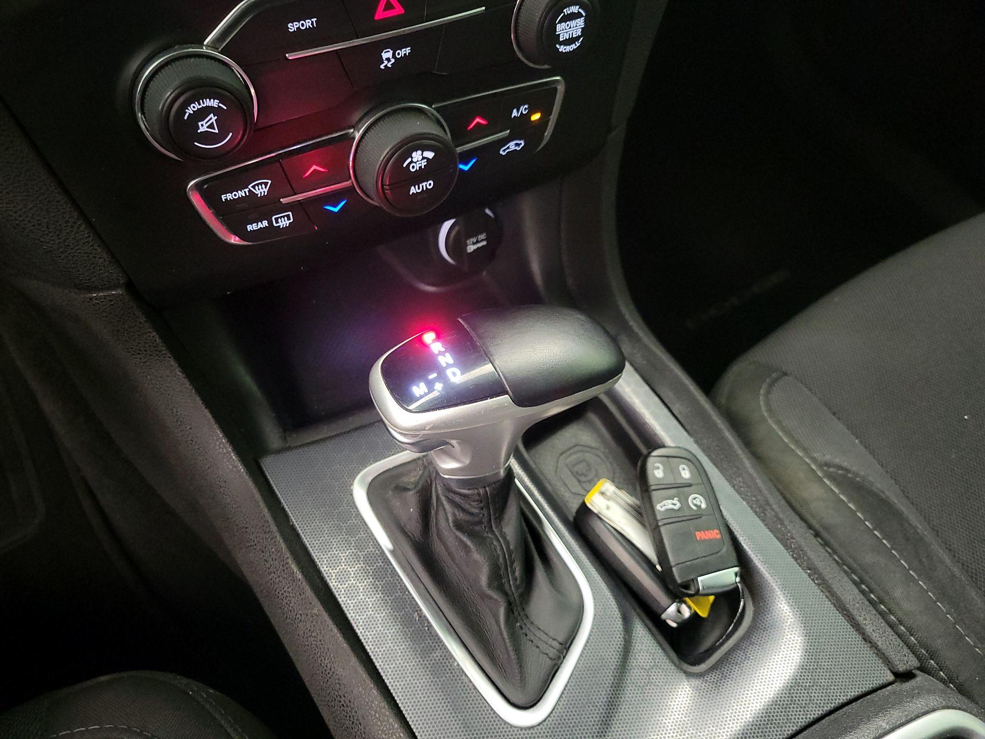 Thumbnail: 2016 Dodge Charger - 17