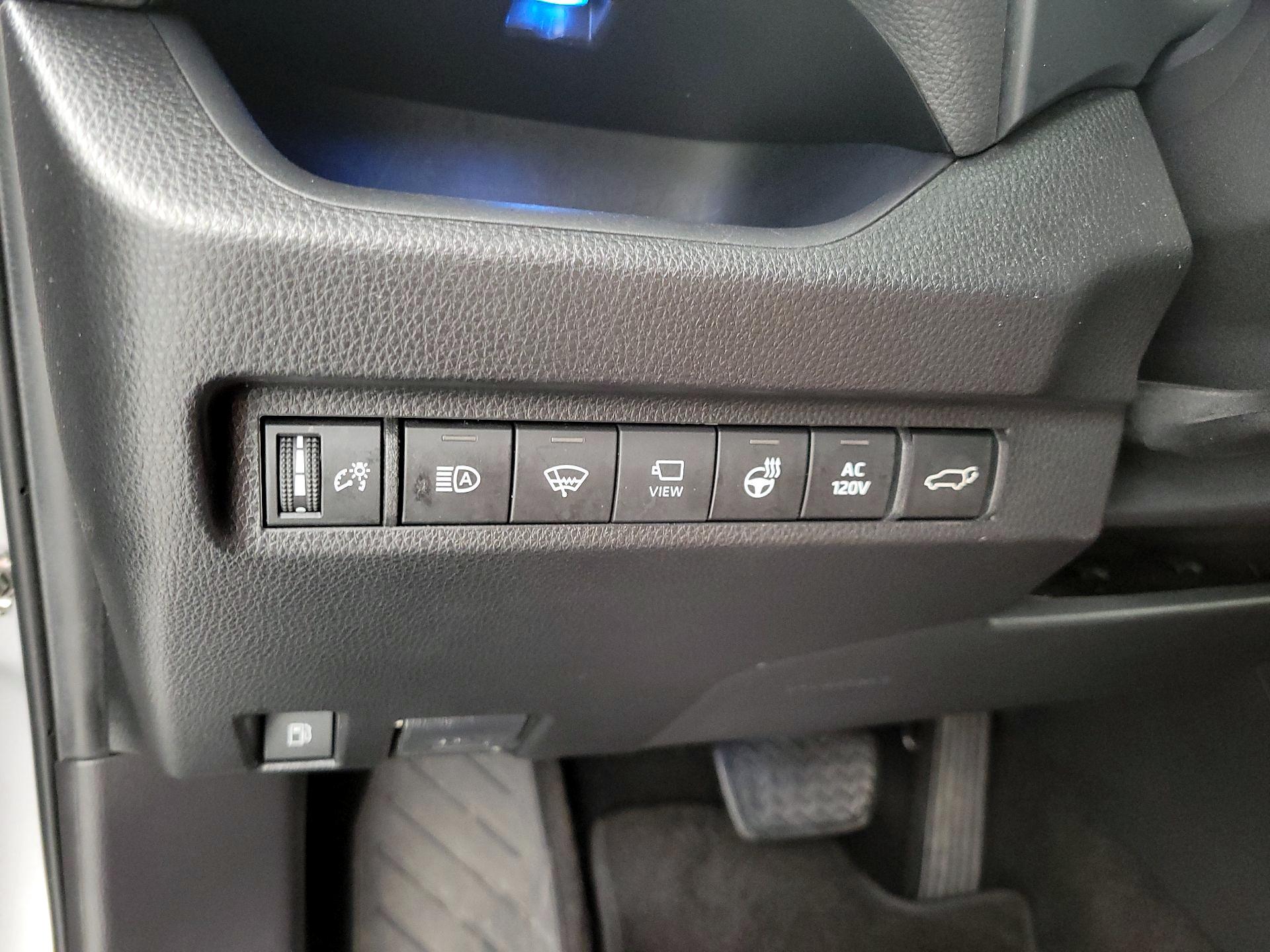 Thumbnail: 2021 Toyota RAV4 - 13