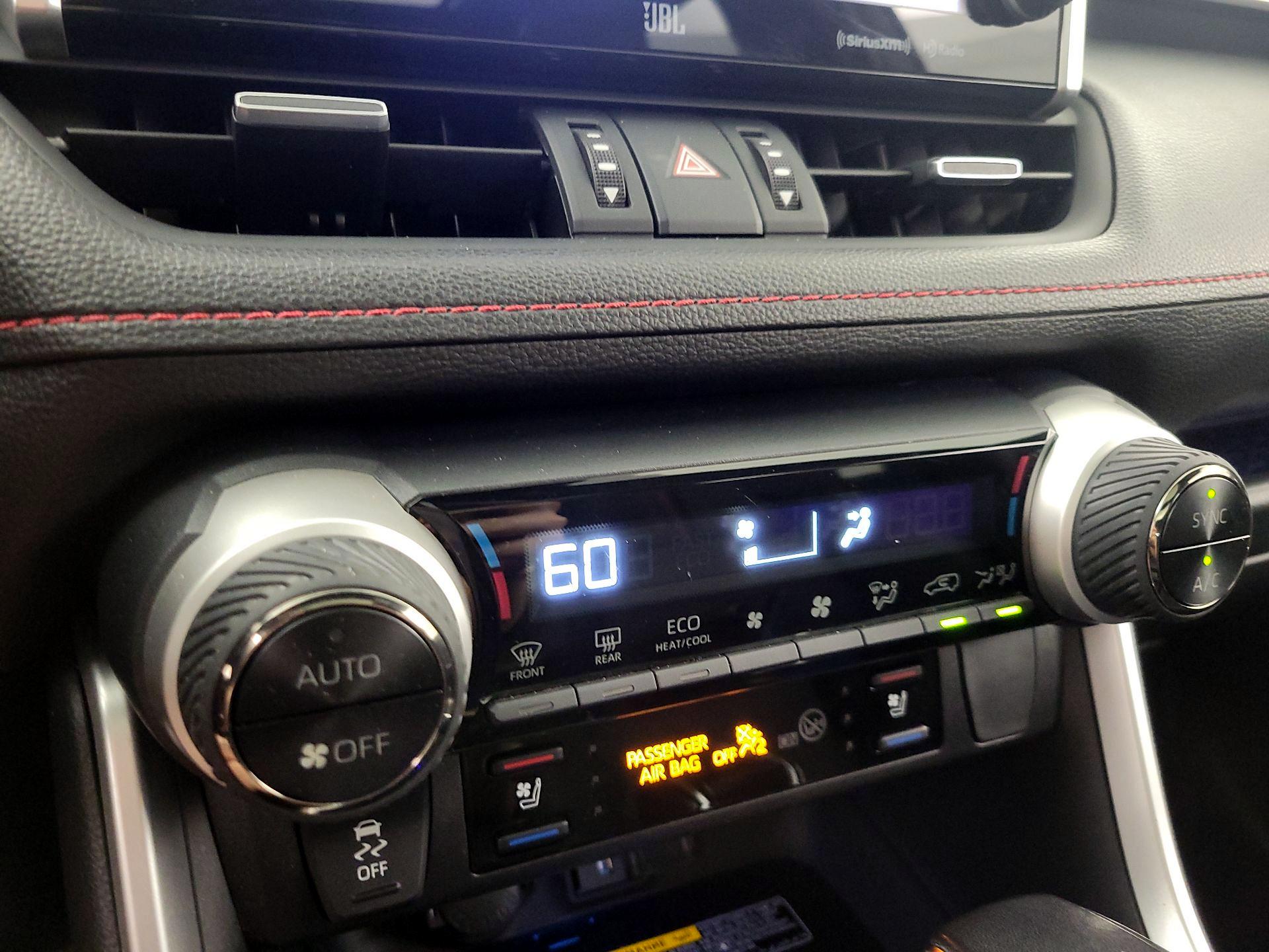 Thumbnail: 2021 Toyota RAV4 - 17