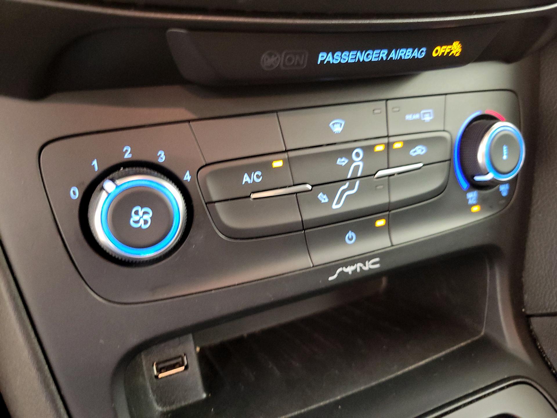 Thumbnail: 2017 Ford Focus - 16