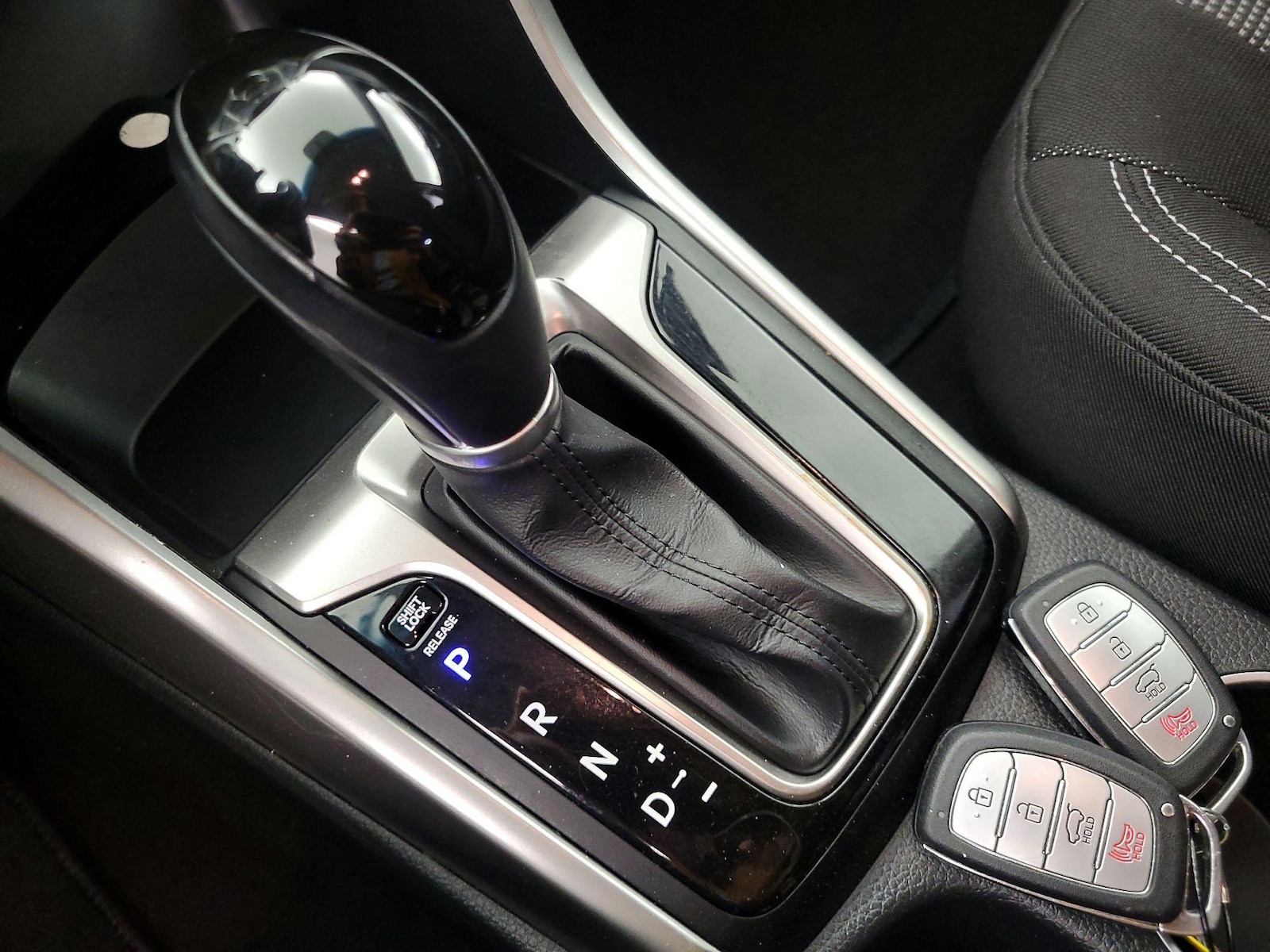 2016 Hyundai Elantra GT Base - Photo 17