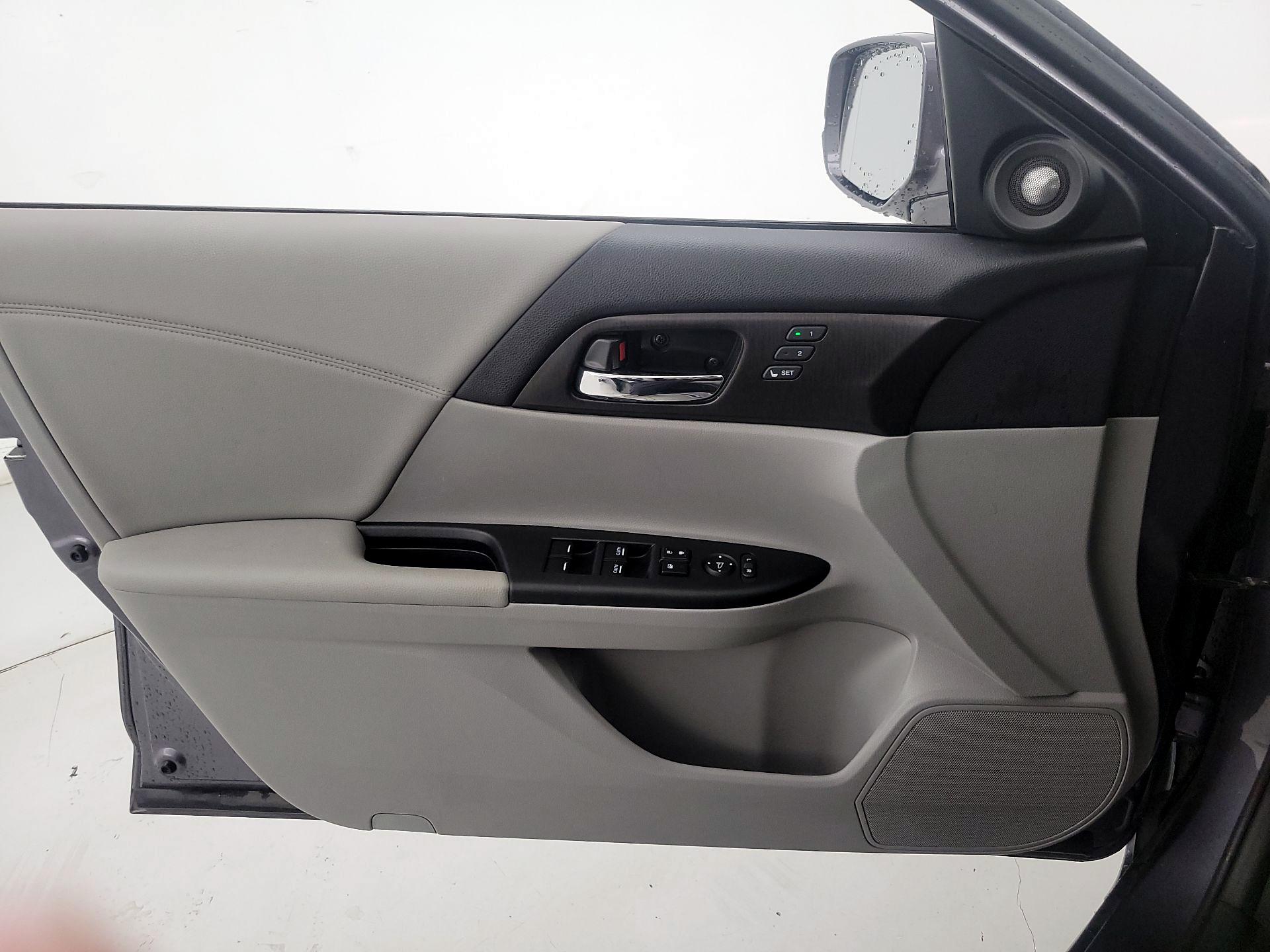 Thumbnail: 2015 Honda Accord - 12