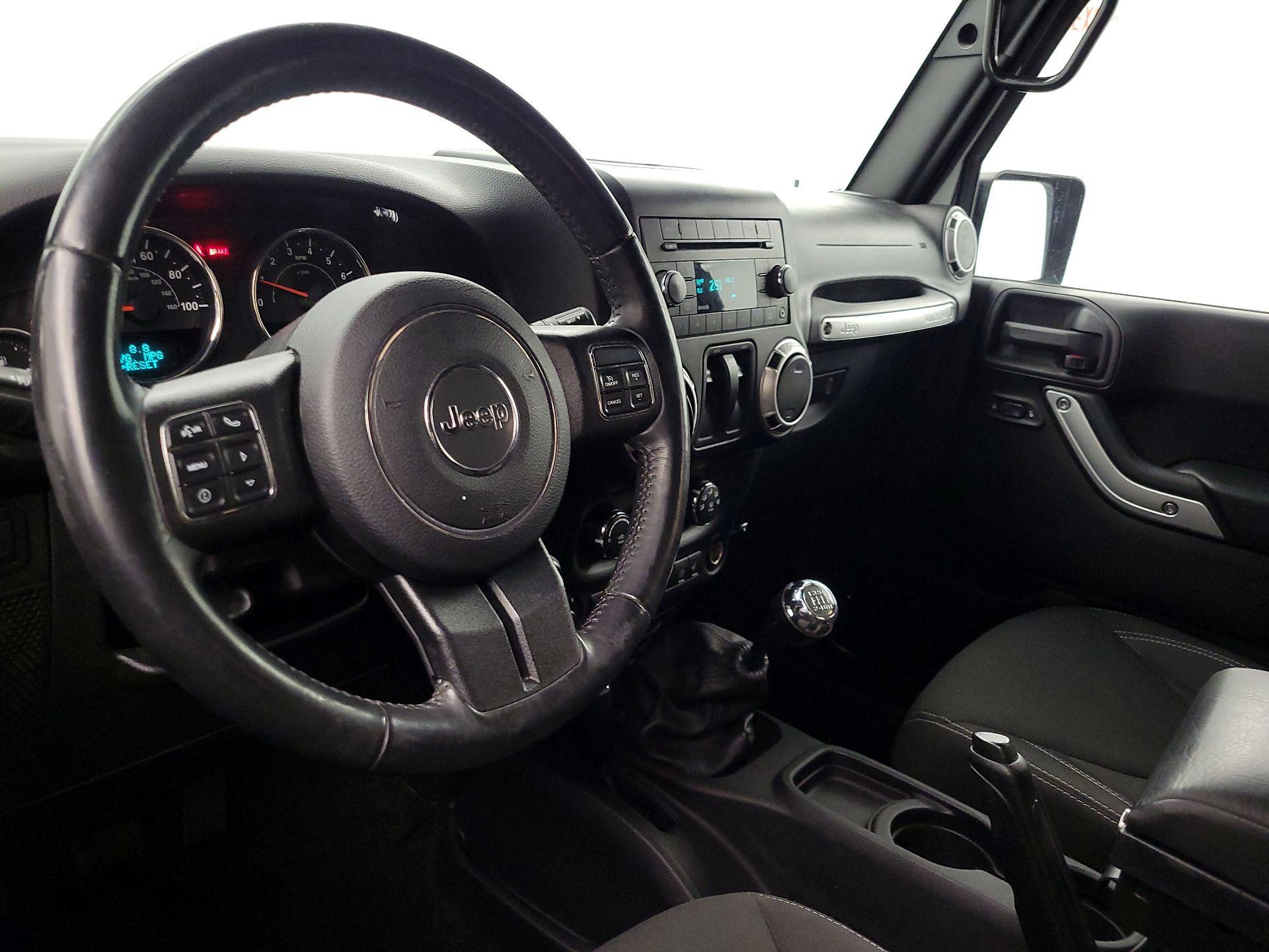 Thumbnail: 2016 Jeep Wrangler - 9