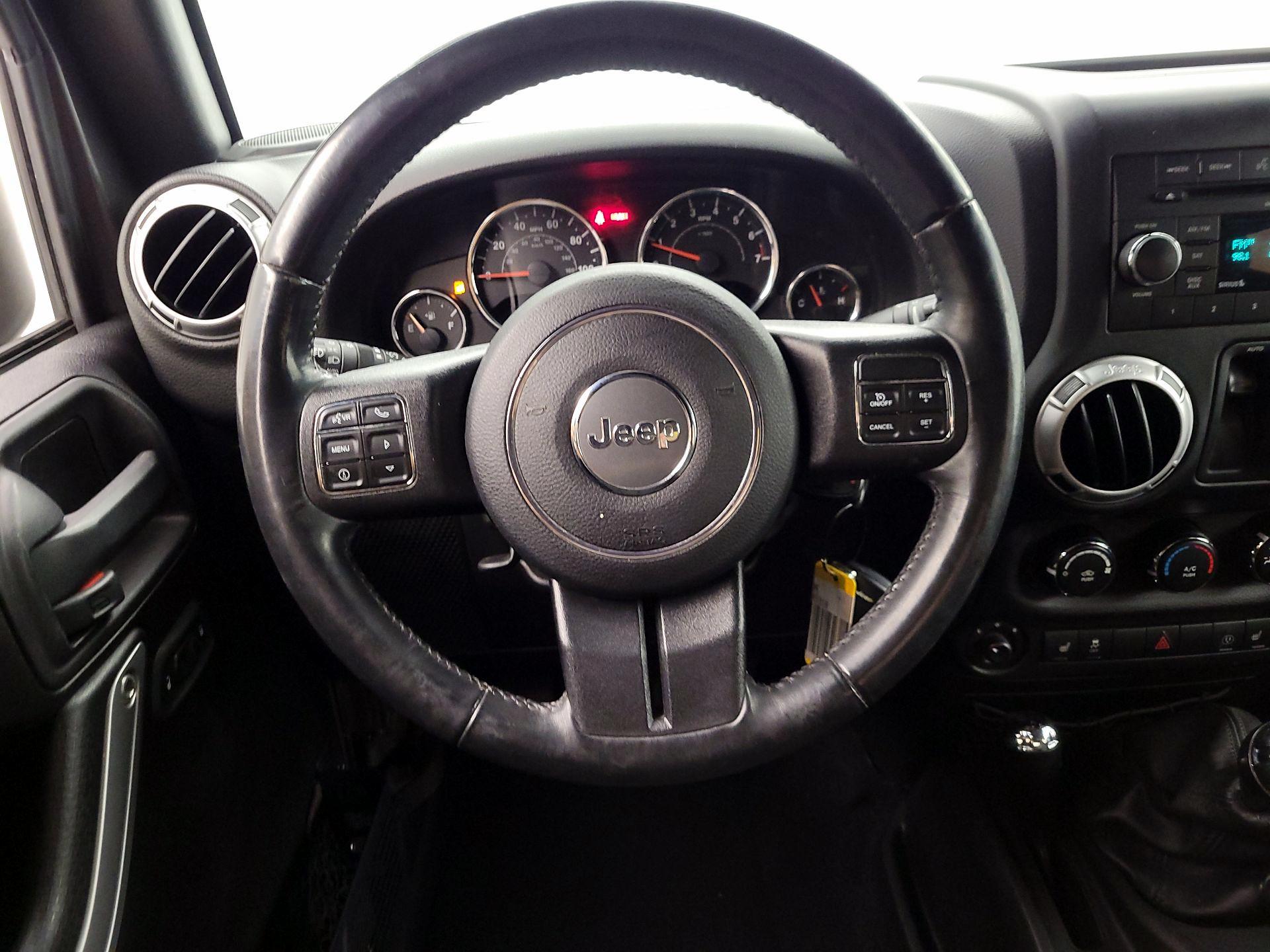 Thumbnail: 2016 Jeep Wrangler - 10