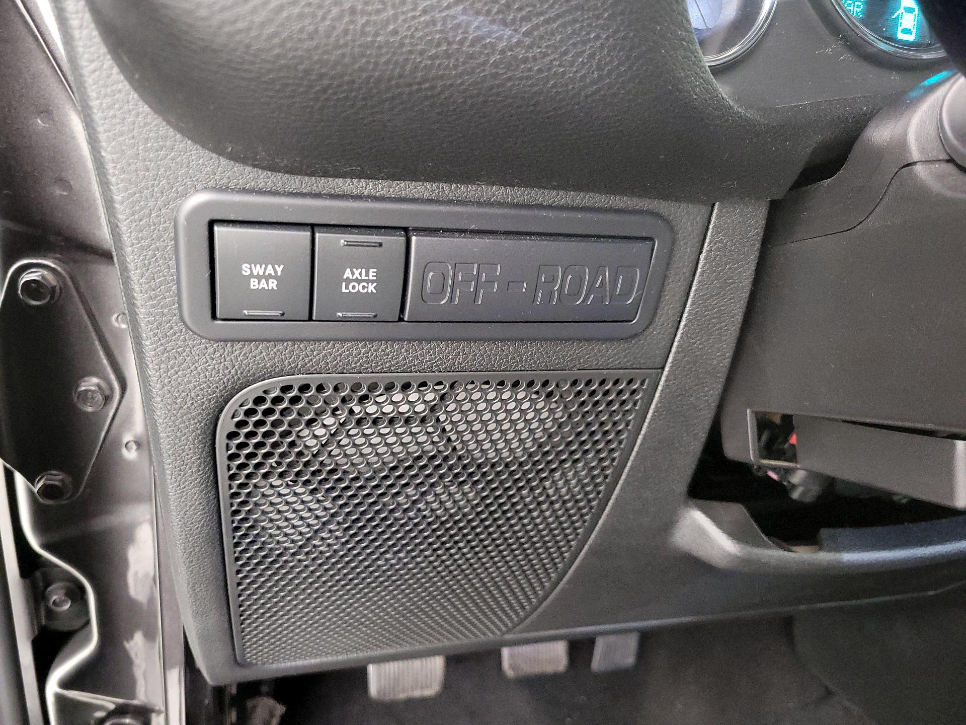 Thumbnail: 2016 Jeep Wrangler - 13
