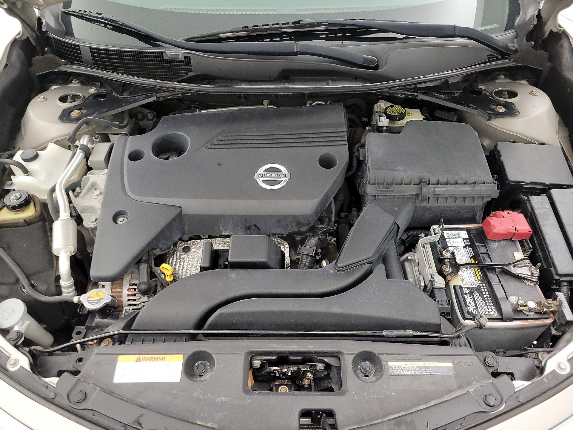 Thumbnail: 2015 Nissan Altima - 20