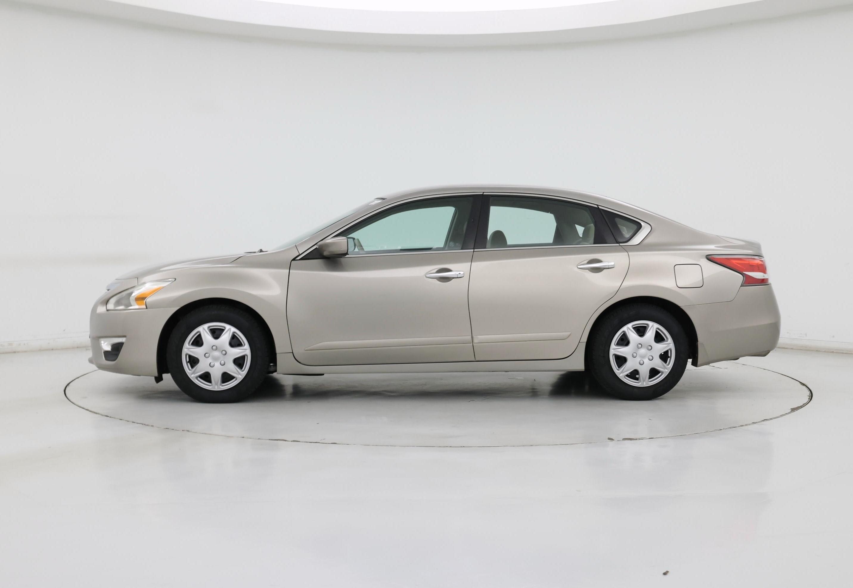 Thumbnail: 2015 Nissan Altima - 3