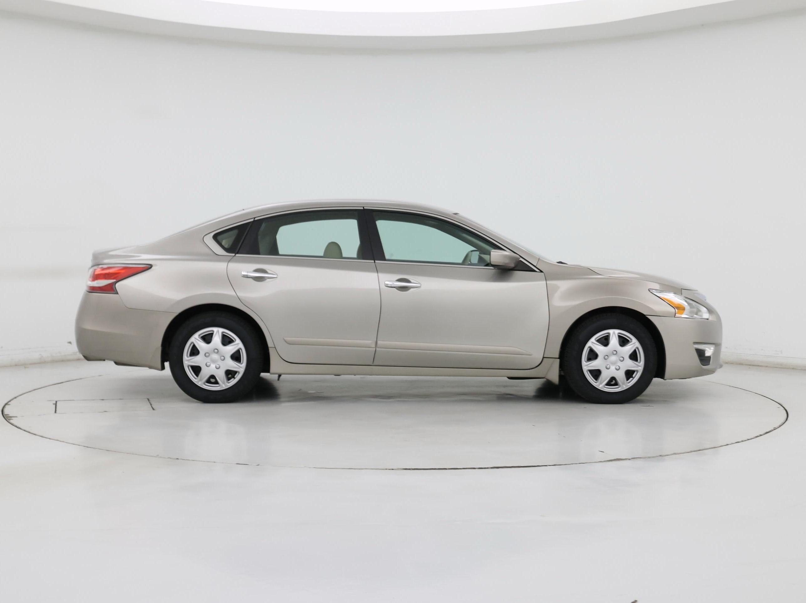 Thumbnail: 2015 Nissan Altima - 7