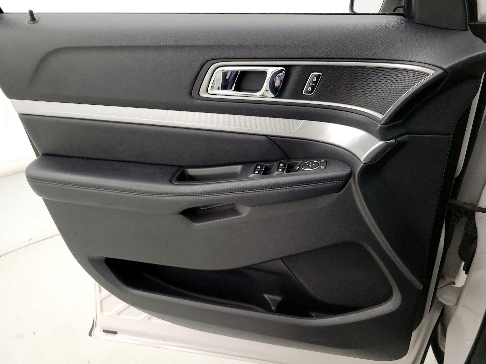 2017 Ford Explorer XLT - Photo 13