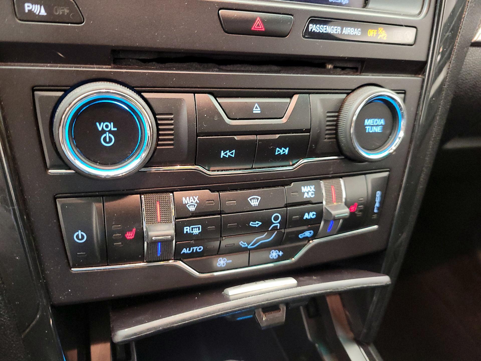 Thumbnail: 2017 Ford Explorer - 16