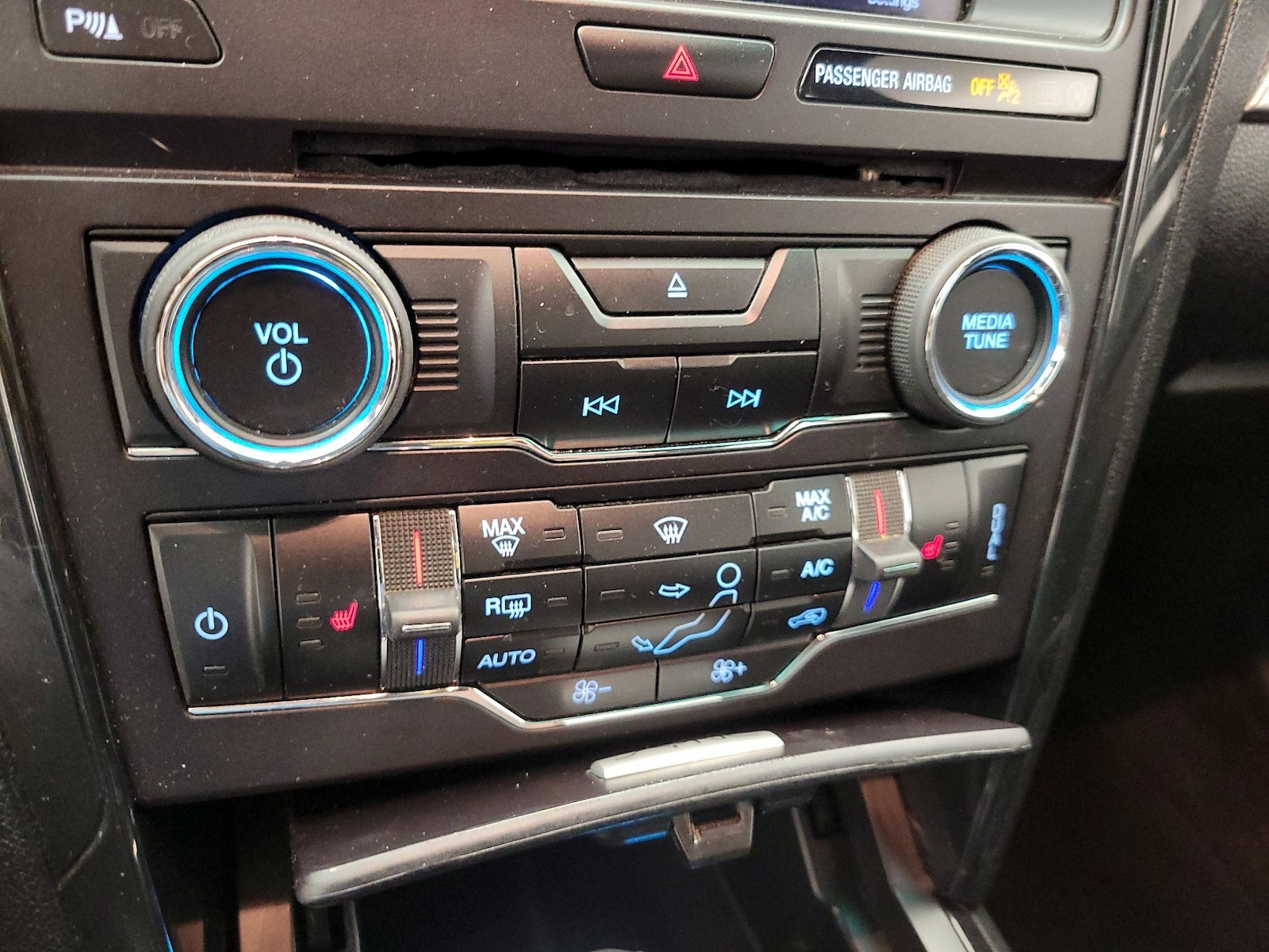 2017 Ford Explorer XLT - Photo 17