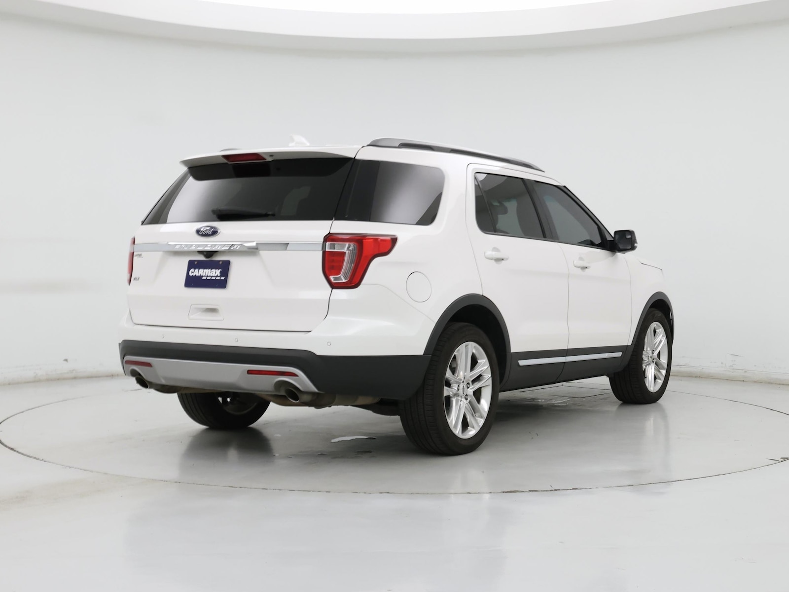2017 Ford Explorer XLT - Photo 9