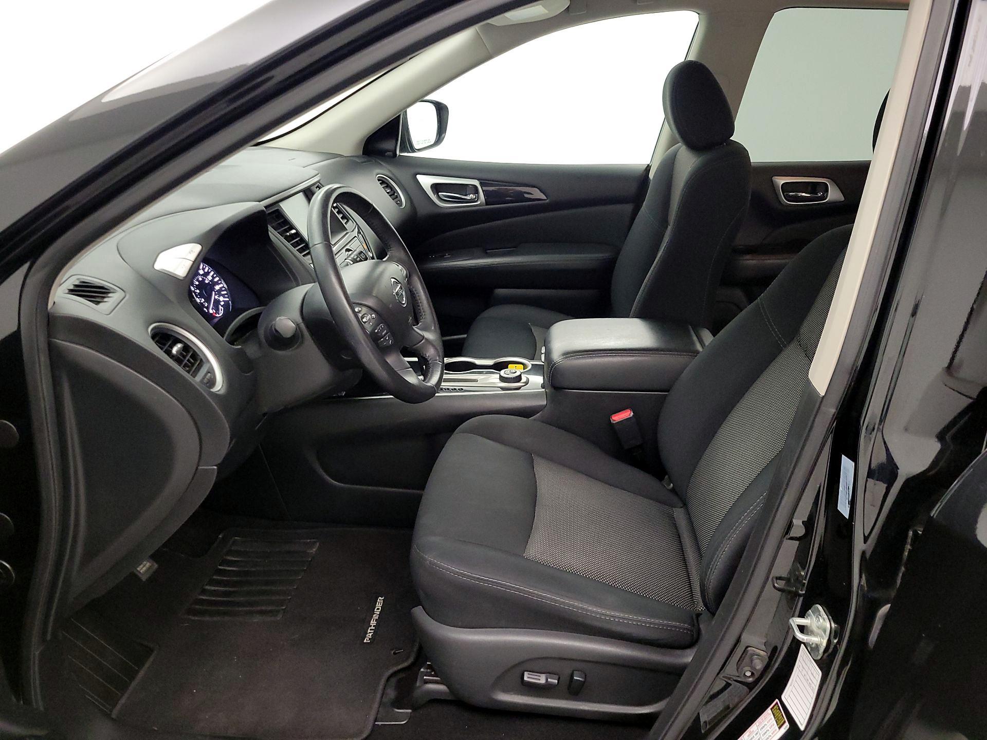 Thumbnail: 2019 Nissan Pathfinder - 11
