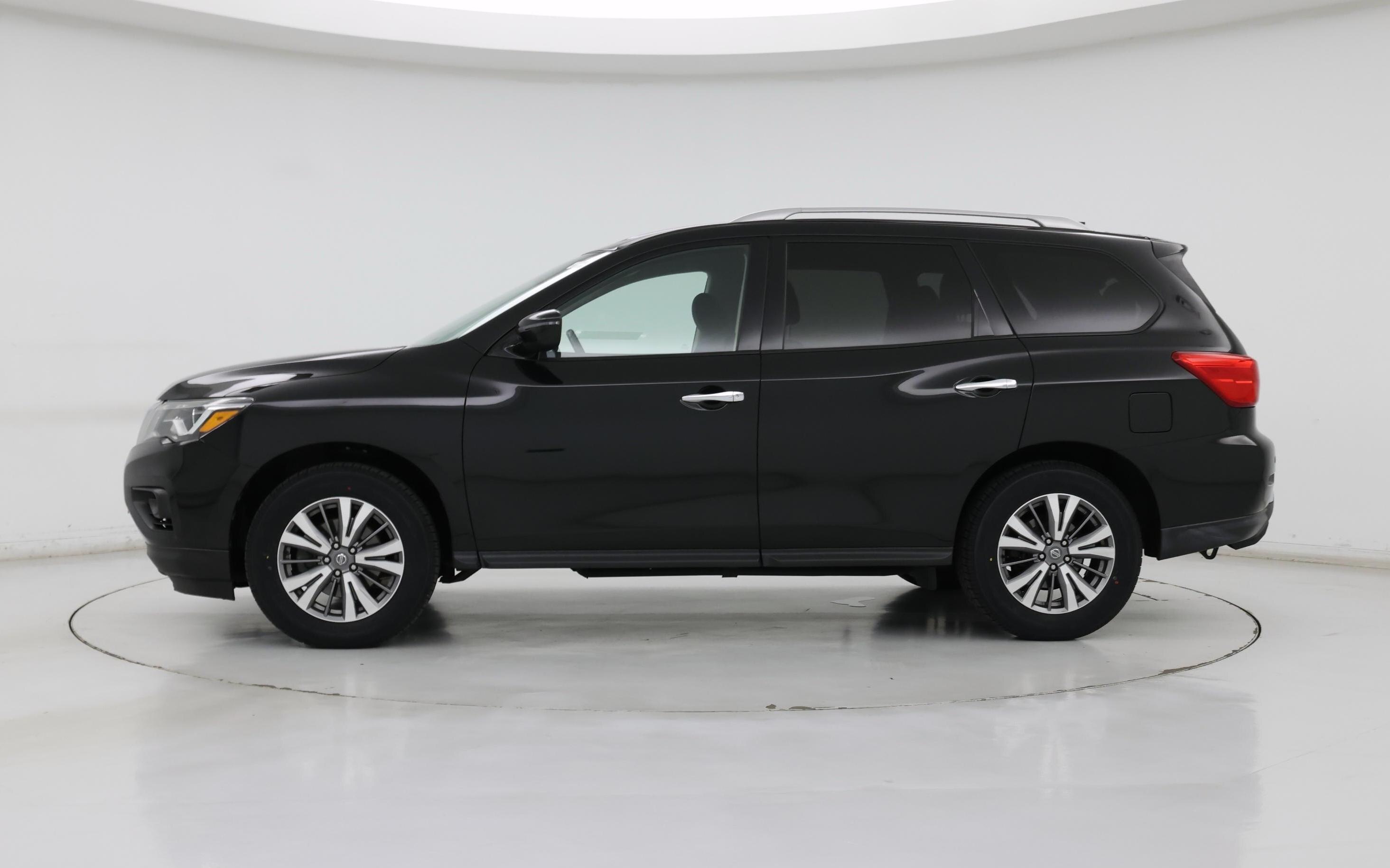Thumbnail: 2019 Nissan Pathfinder - 3