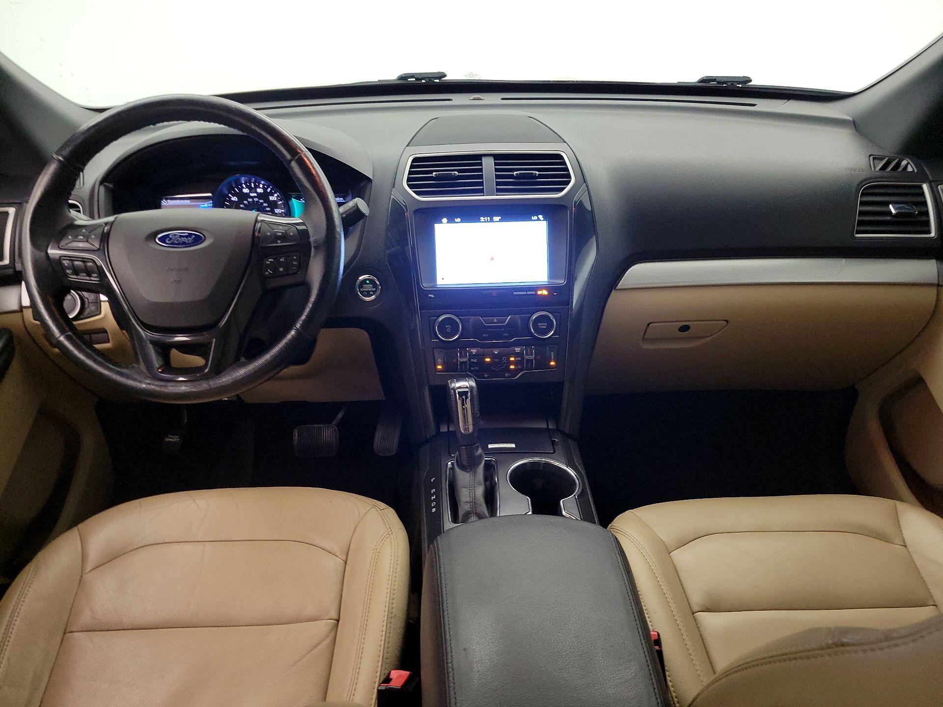 Thumbnail: 2017 Ford Explorer - 9