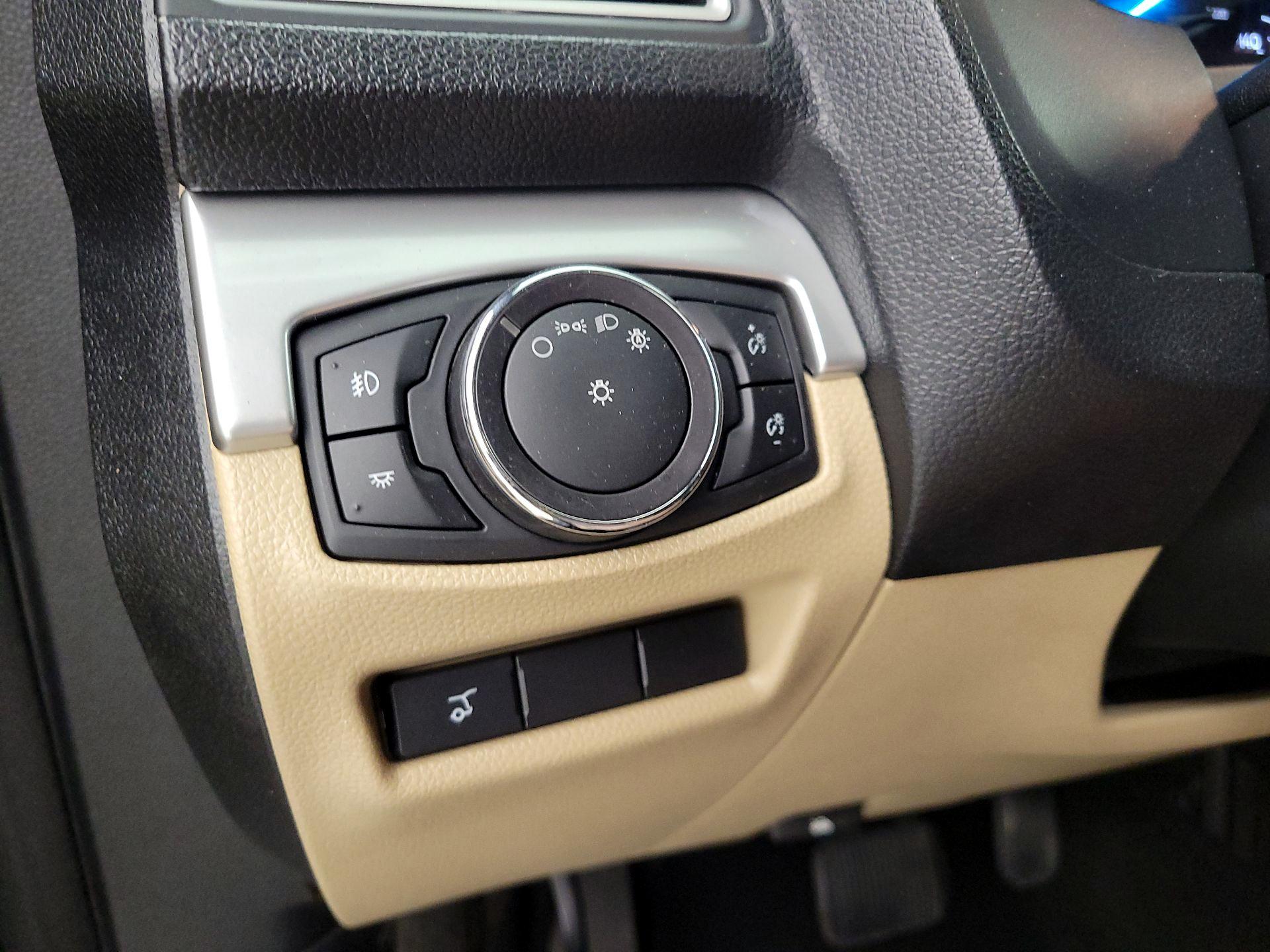 Thumbnail: 2017 Ford Explorer - 13