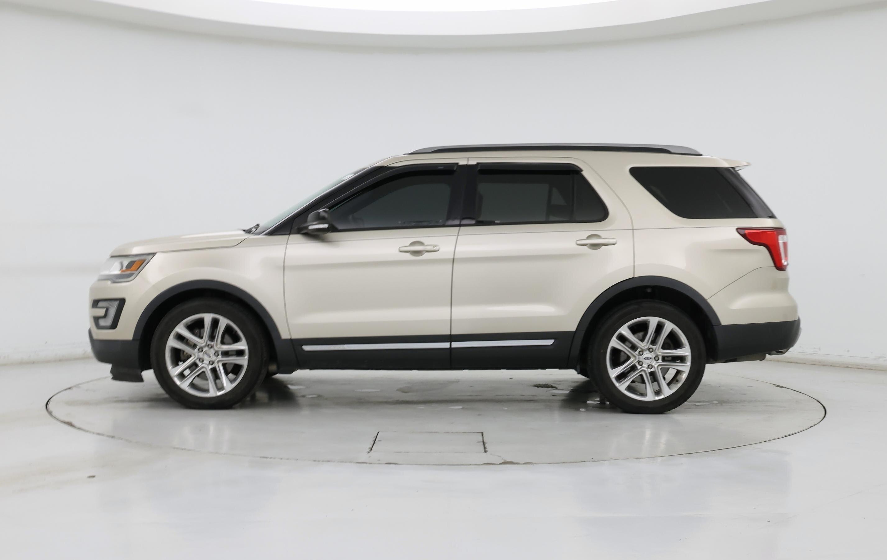 Thumbnail: 2017 Ford Explorer - 3