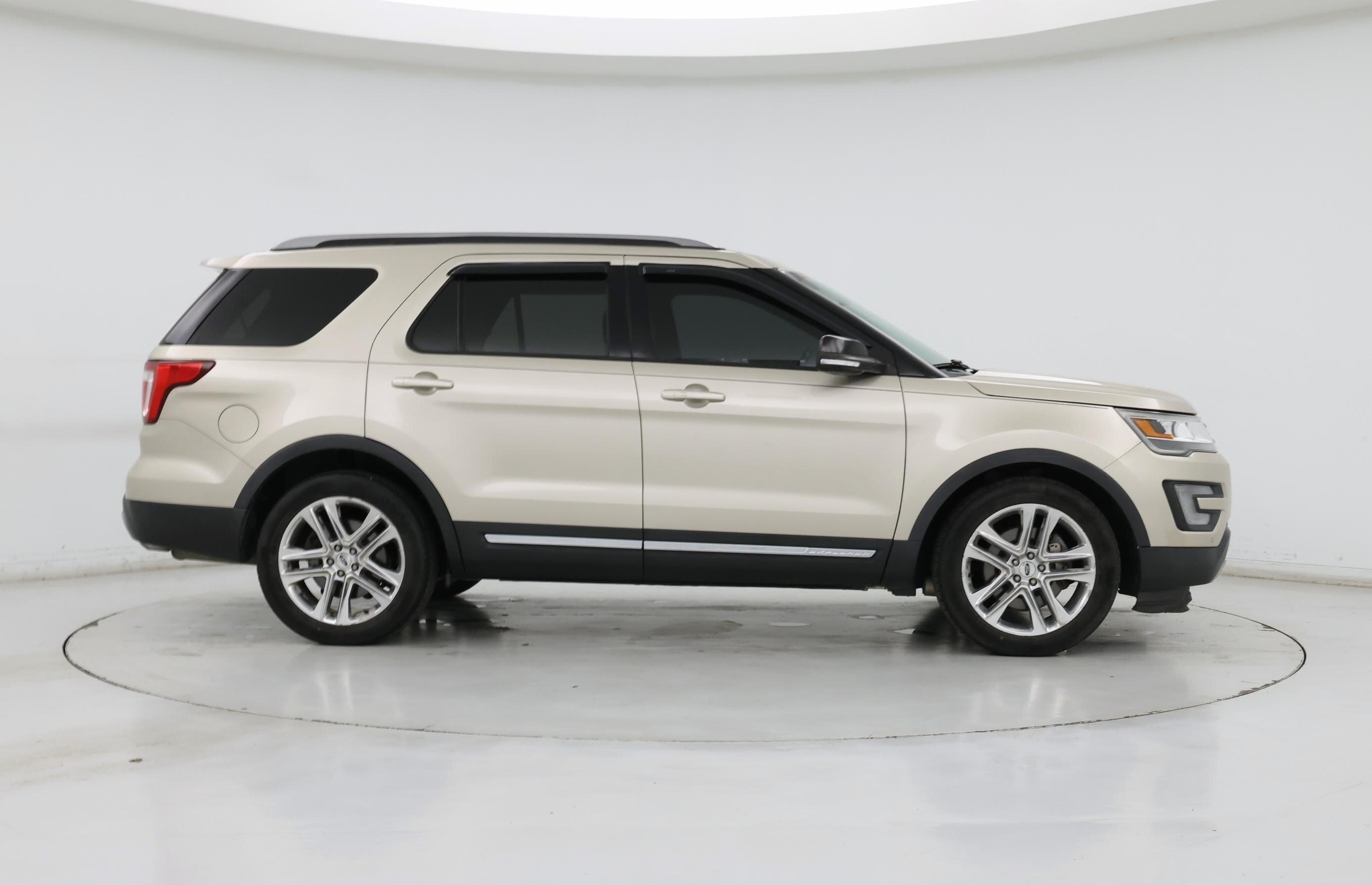 Thumbnail: 2017 Ford Explorer - 7