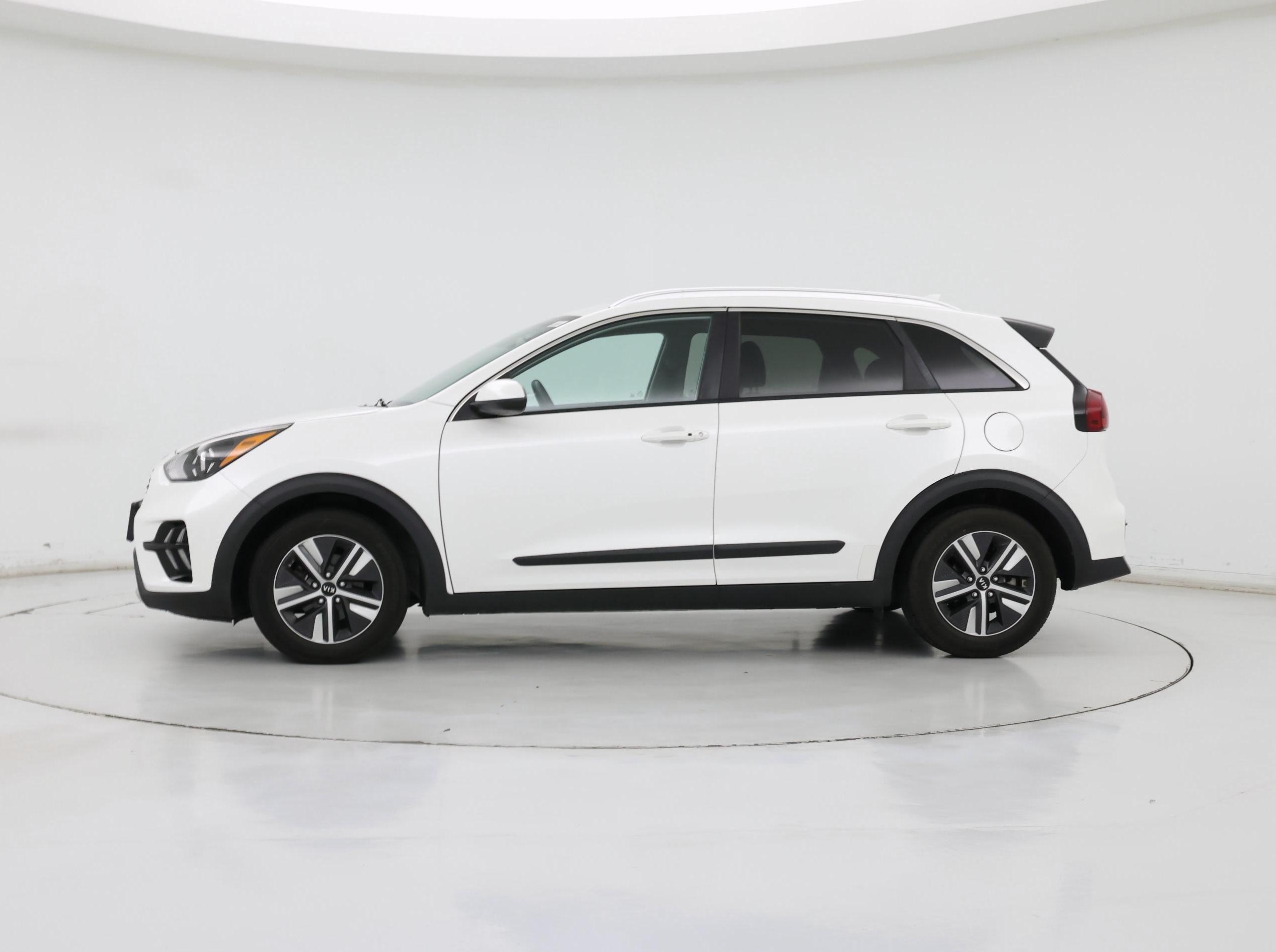 Thumbnail: 2021 Kia Niro - 3