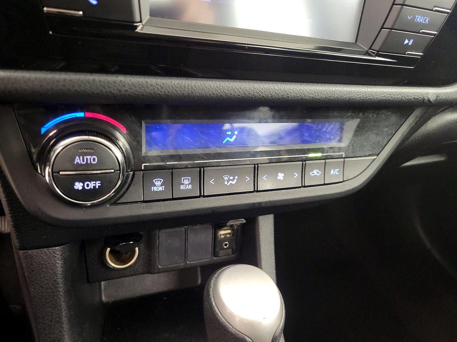 2016 Toyota Corolla S - Photo 17