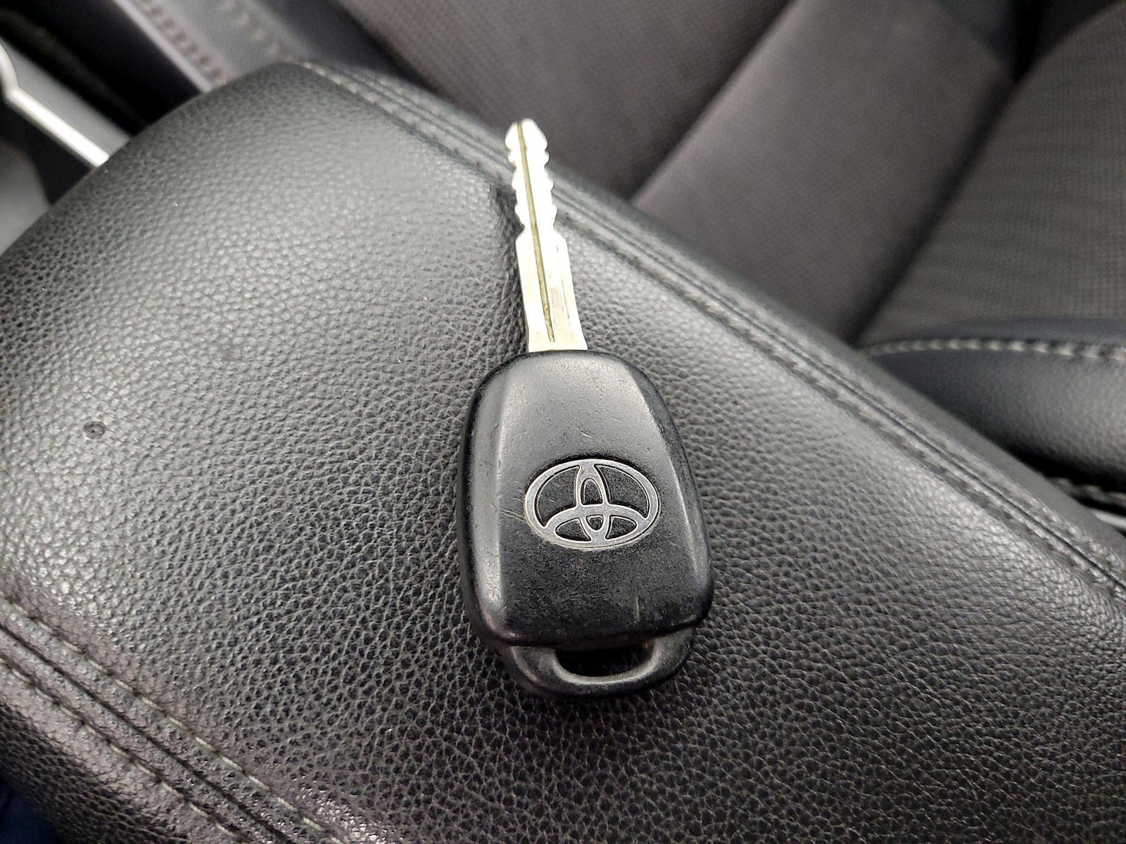 2016 Toyota Corolla S - Photo 23
