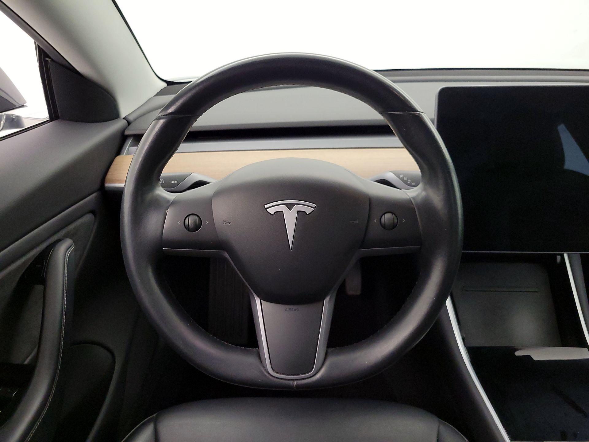 Thumbnail: 2019 Tesla Model 3 - 10