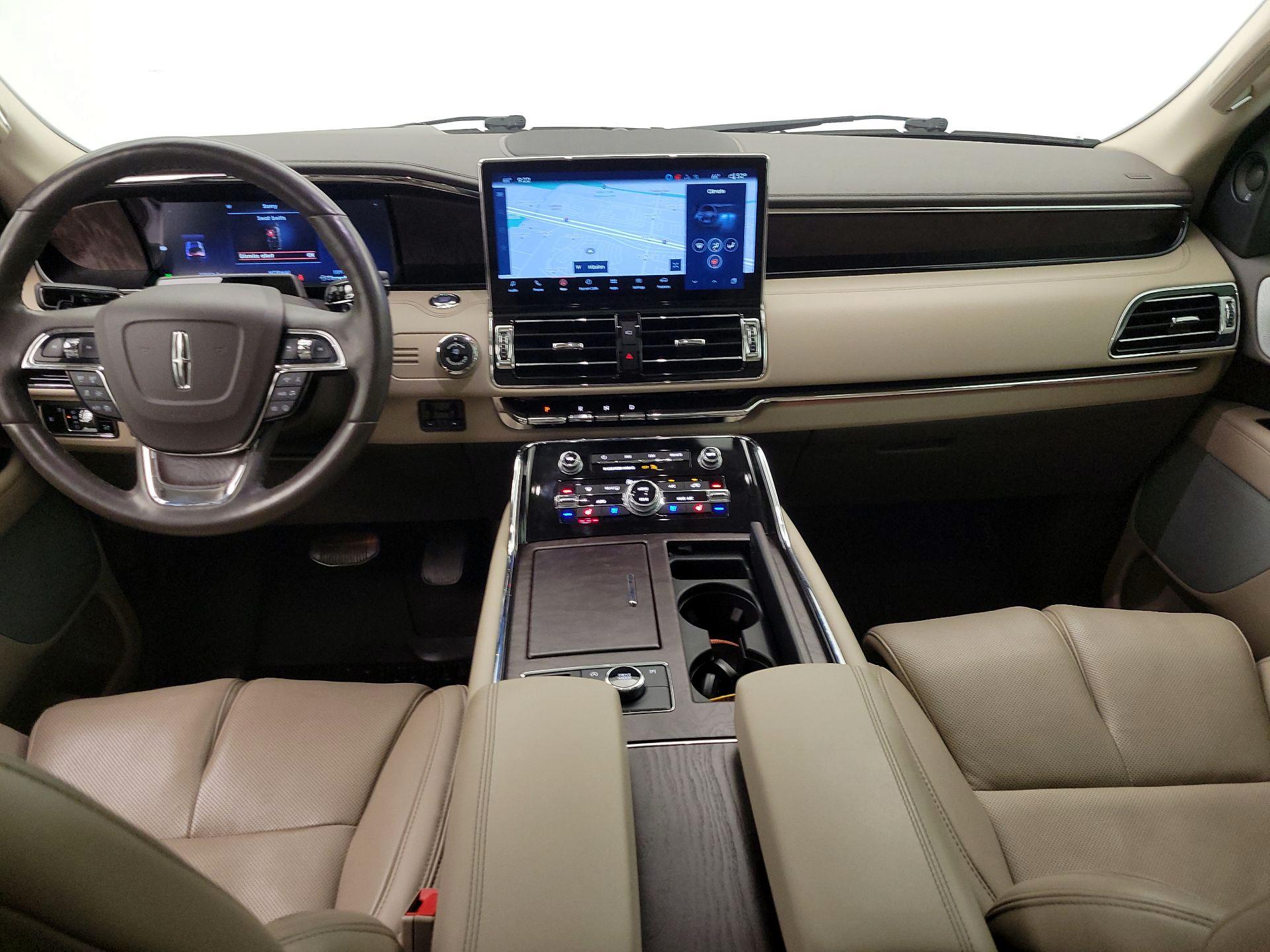 Thumbnail: 2024 Lincoln Navigator - 9