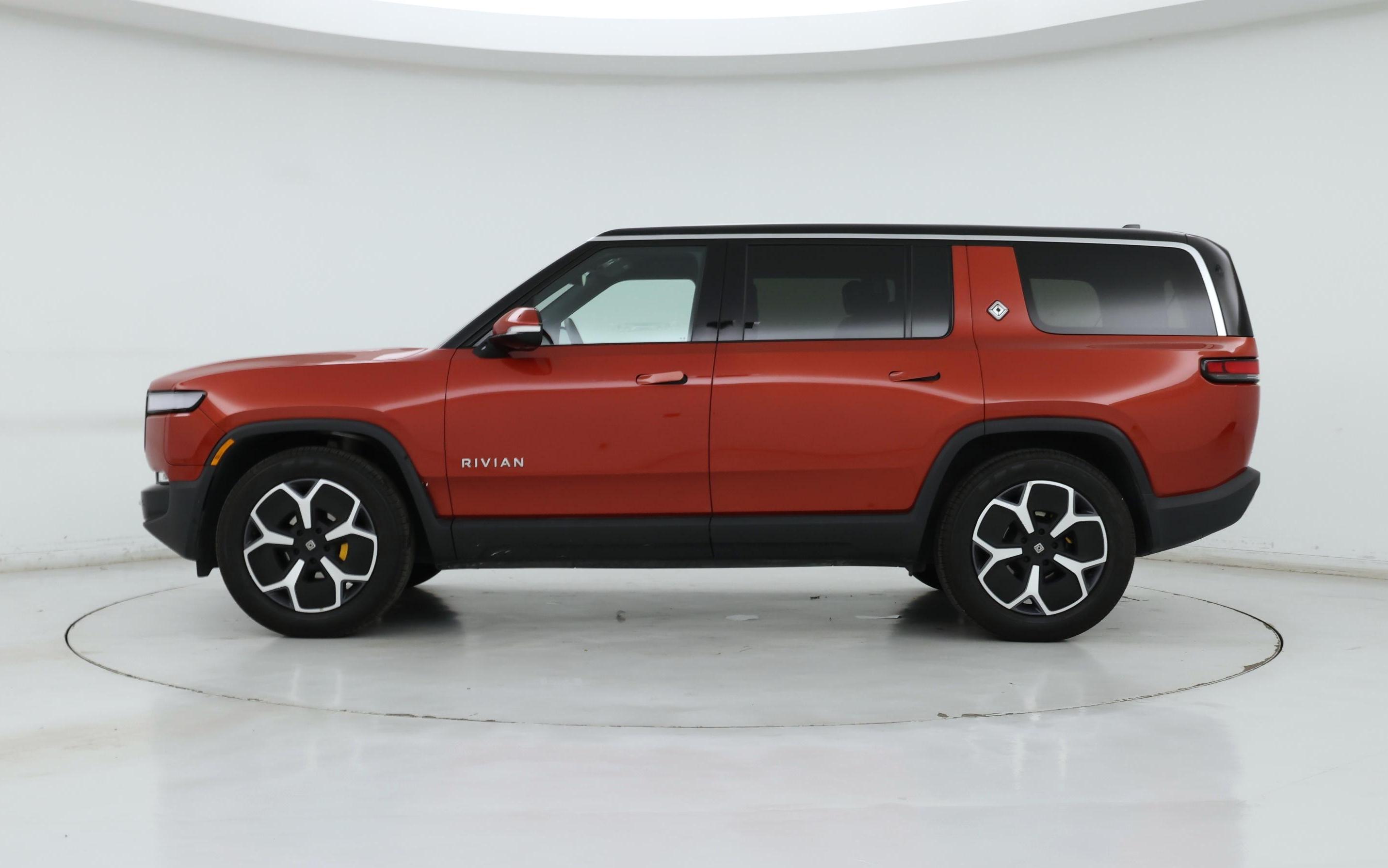 Thumbnail: 2024 Rivian R1S - 3