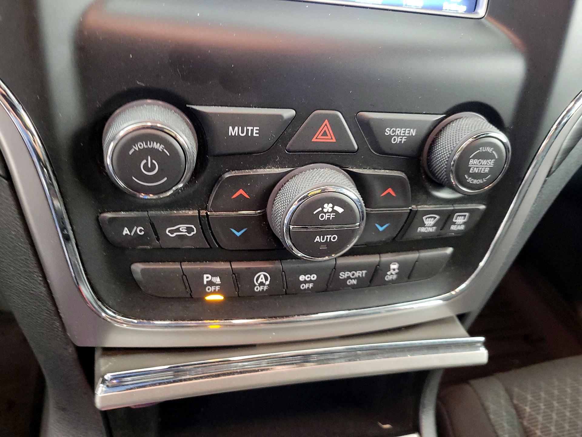 Thumbnail: 2021 Jeep Grand Cherokee - 16