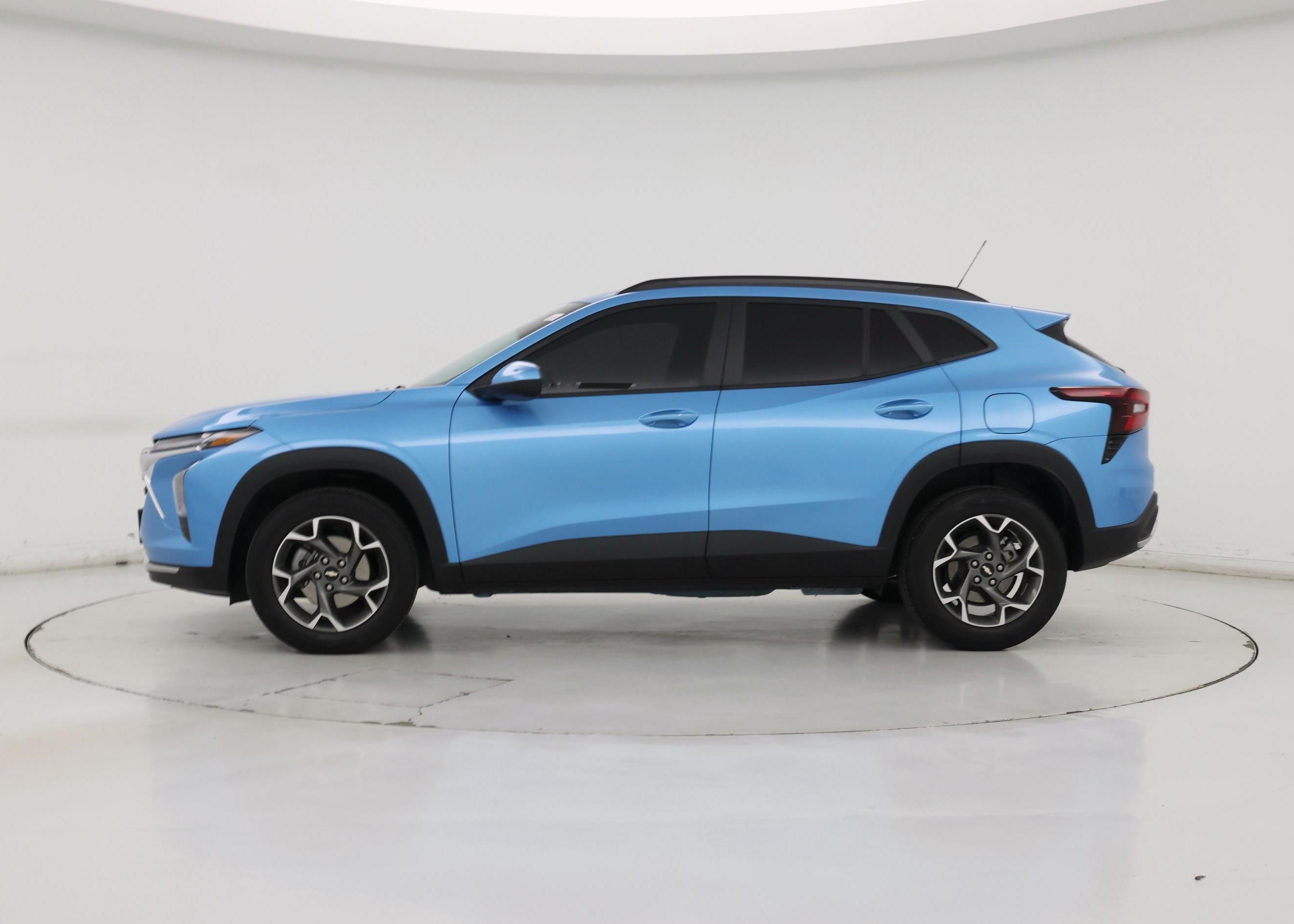 Thumbnail: 2025 Chevrolet Trax - 3