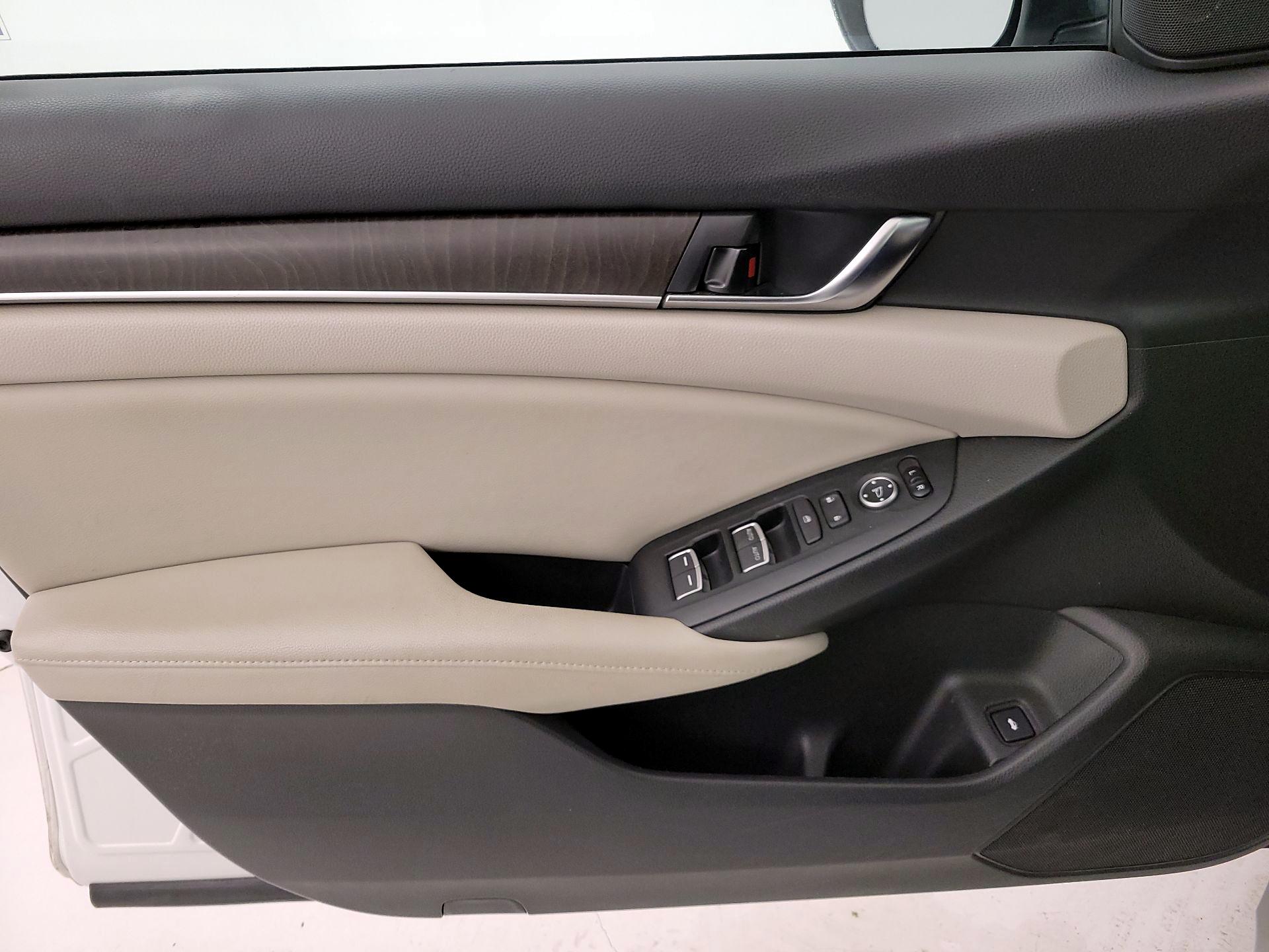 Thumbnail: 2018 Honda Accord - 12
